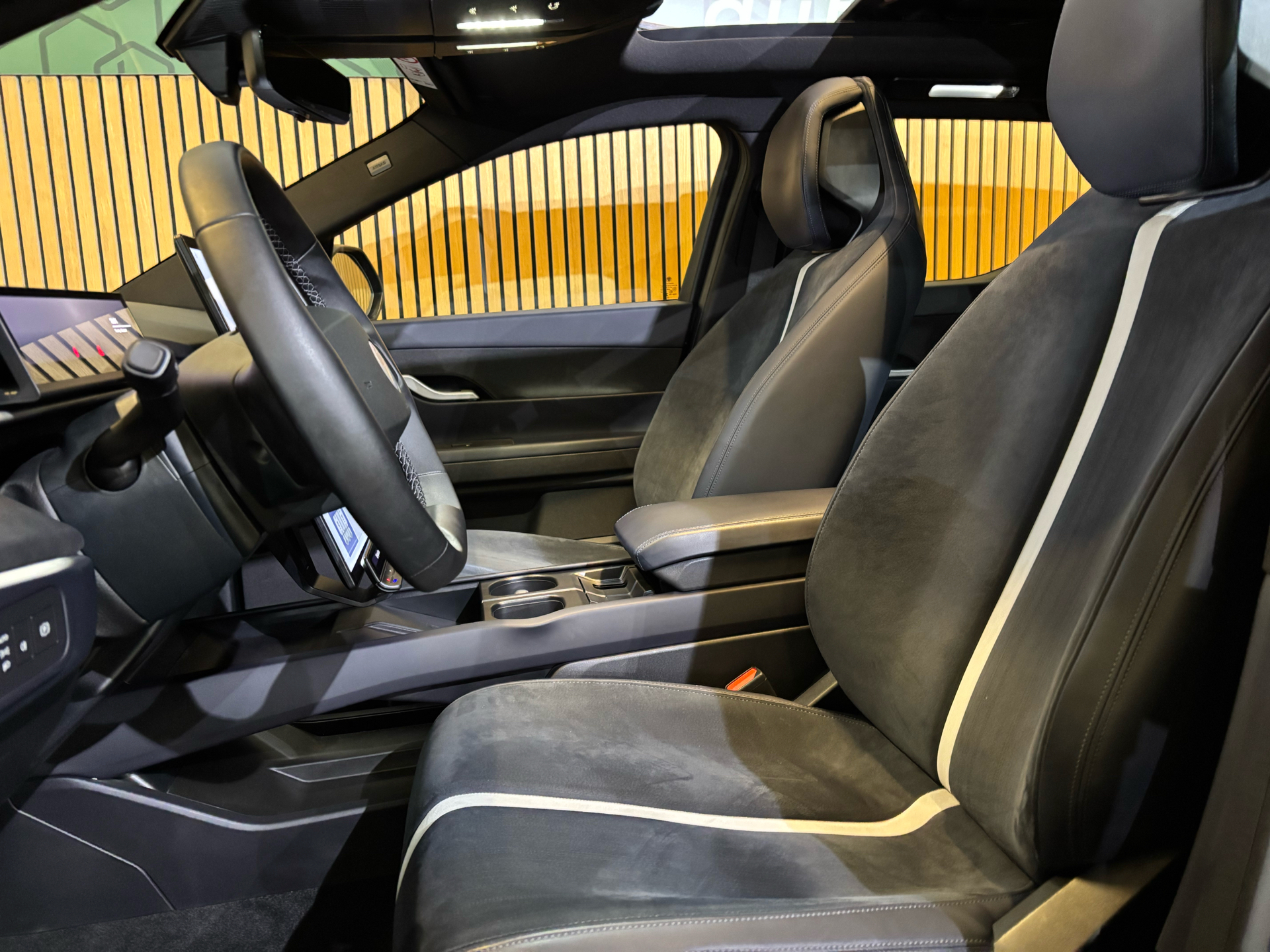 Billede af Fisker Ocean EL One 4x4 557HK 5d Aut.