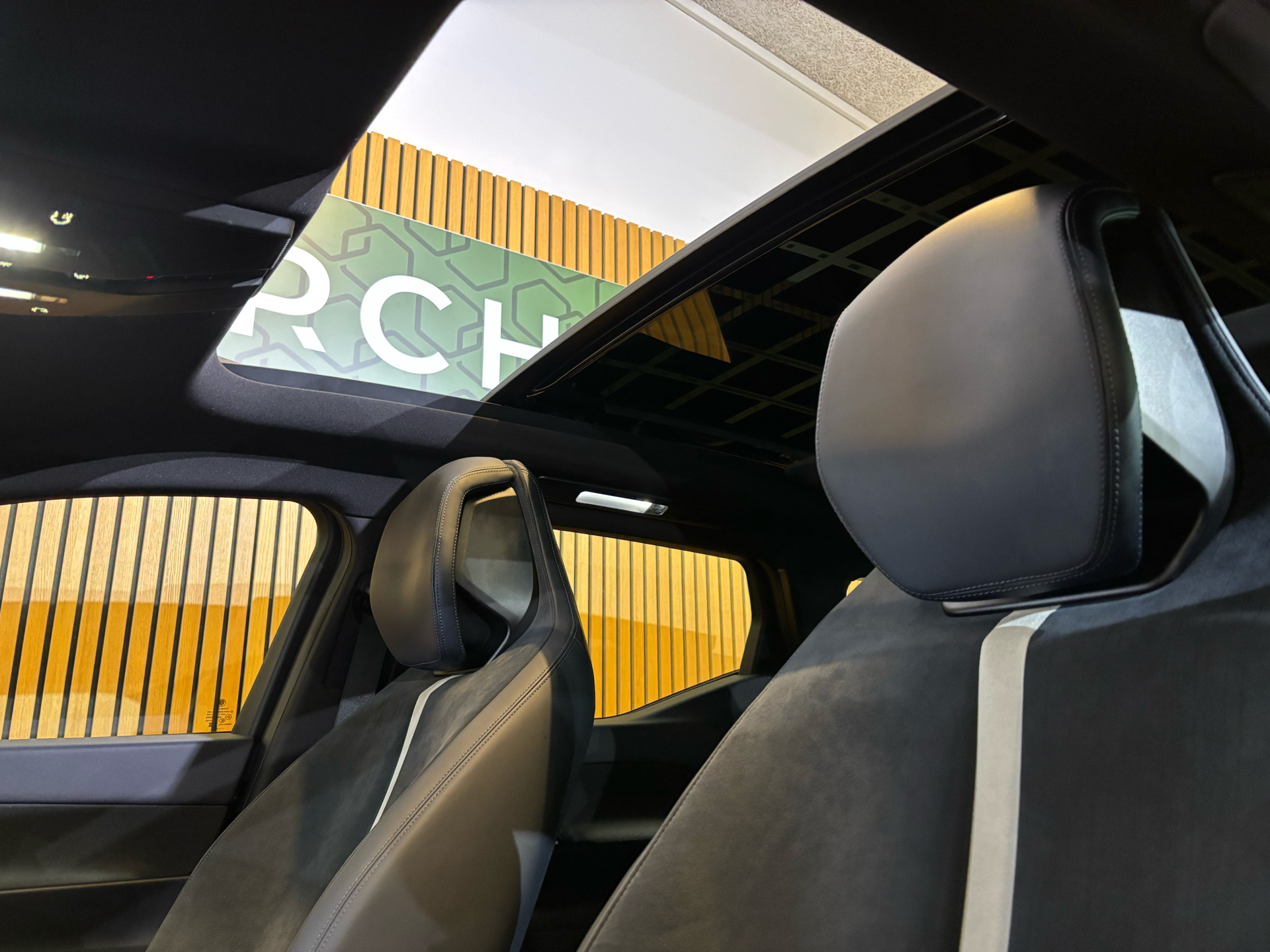 Billede af Fisker Ocean EL One 4x4 557HK 5d Aut.