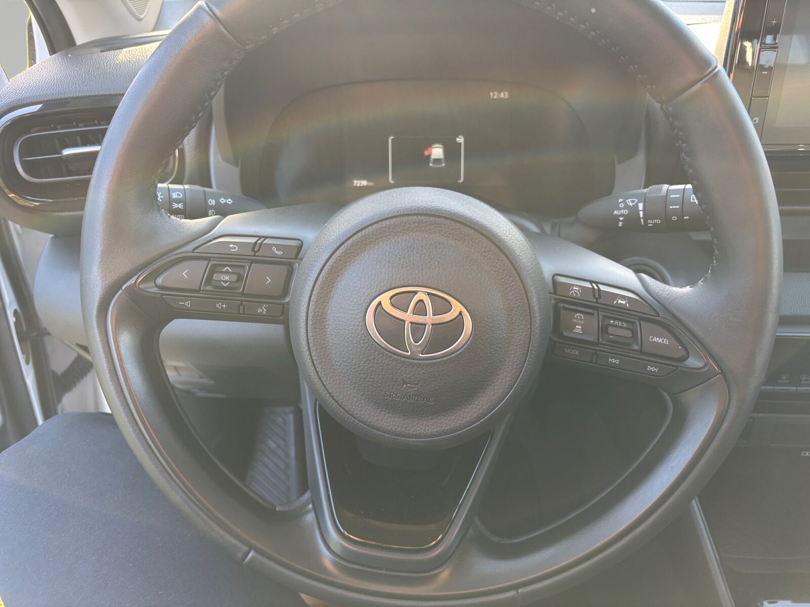 Billede af Toyota Yaris 1,5 Hybrid Style Comfort 116HK 5d Trinl. Gear