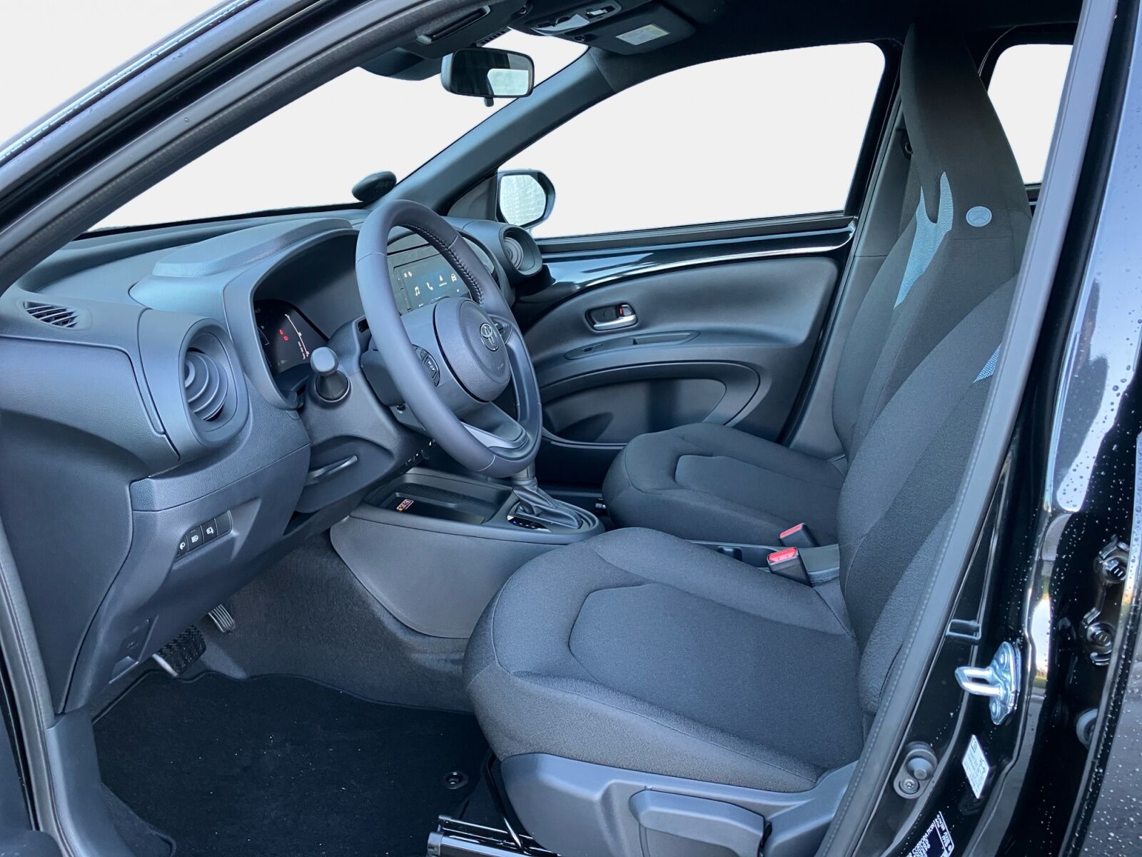 Billede af Toyota Aygo X 1,5 Hybrid Play Comfort CVT 116HK 5d Aut.