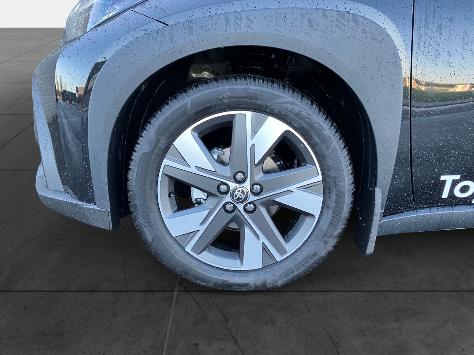 Billede af Toyota Aygo X 1,5 Hybrid Play Comfort CVT 116HK 5d Aut.