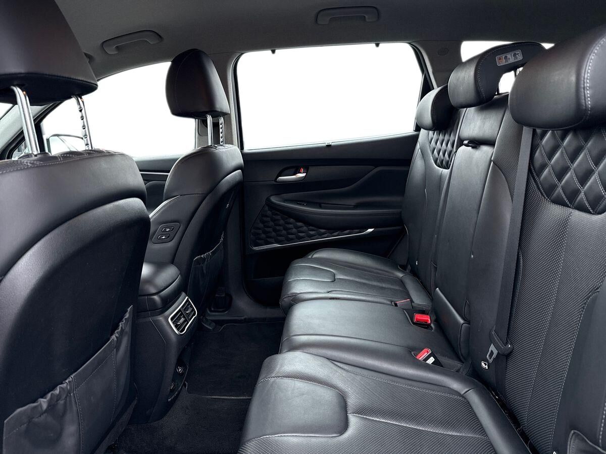 Billede af Hyundai Santa Fe 1,6 T-GDI  Plugin-hybrid Essential 4WD 265HK 5d 6g Aut.