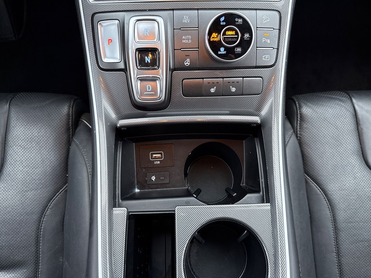 Billede af Hyundai Santa Fe 1,6 T-GDI  Plugin-hybrid Essential 4WD 265HK 5d 6g Aut.