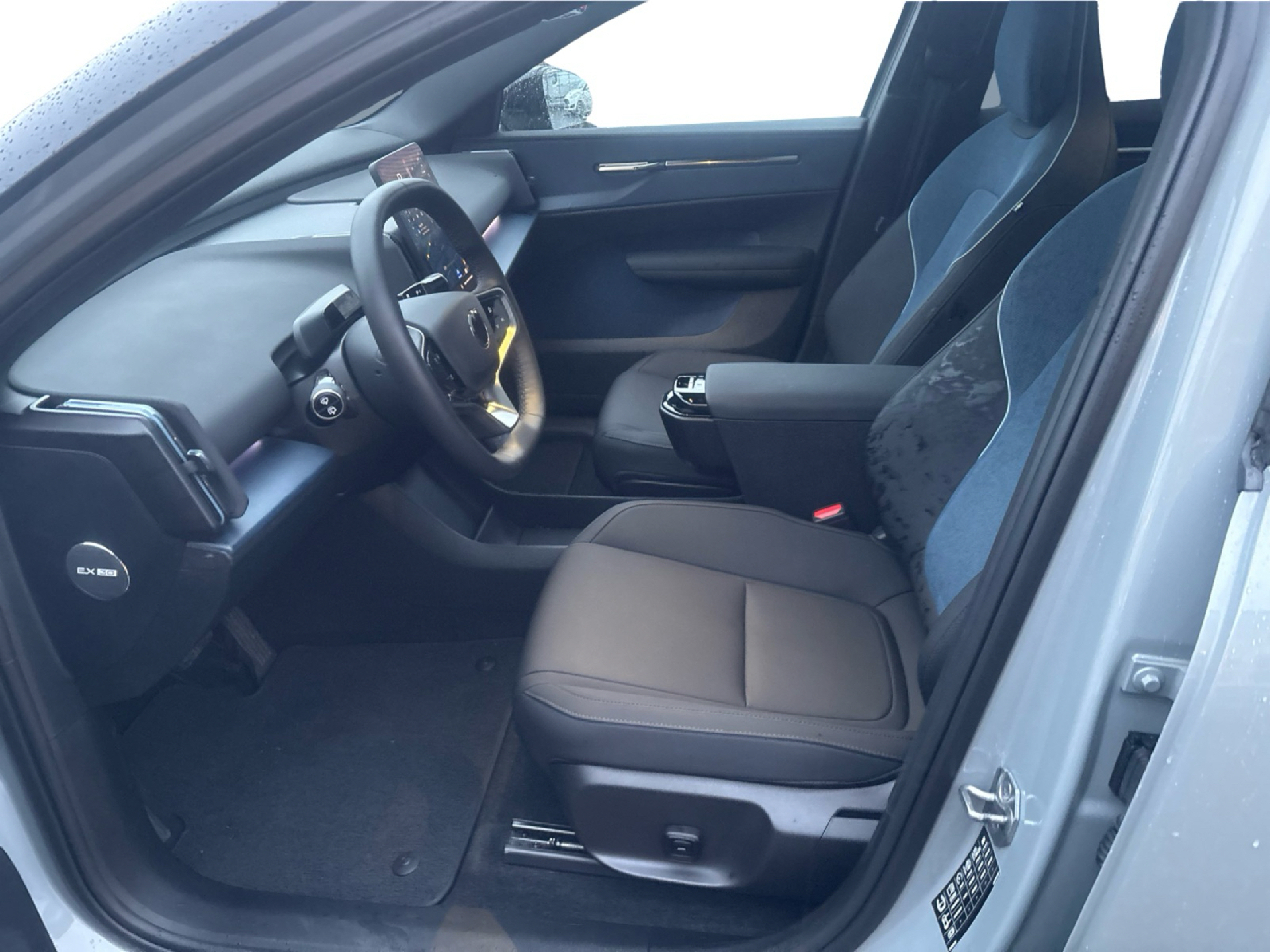 Billede af Volvo EX30 Twin Motor Performance Ultra AWD 428HK 5d Aut.