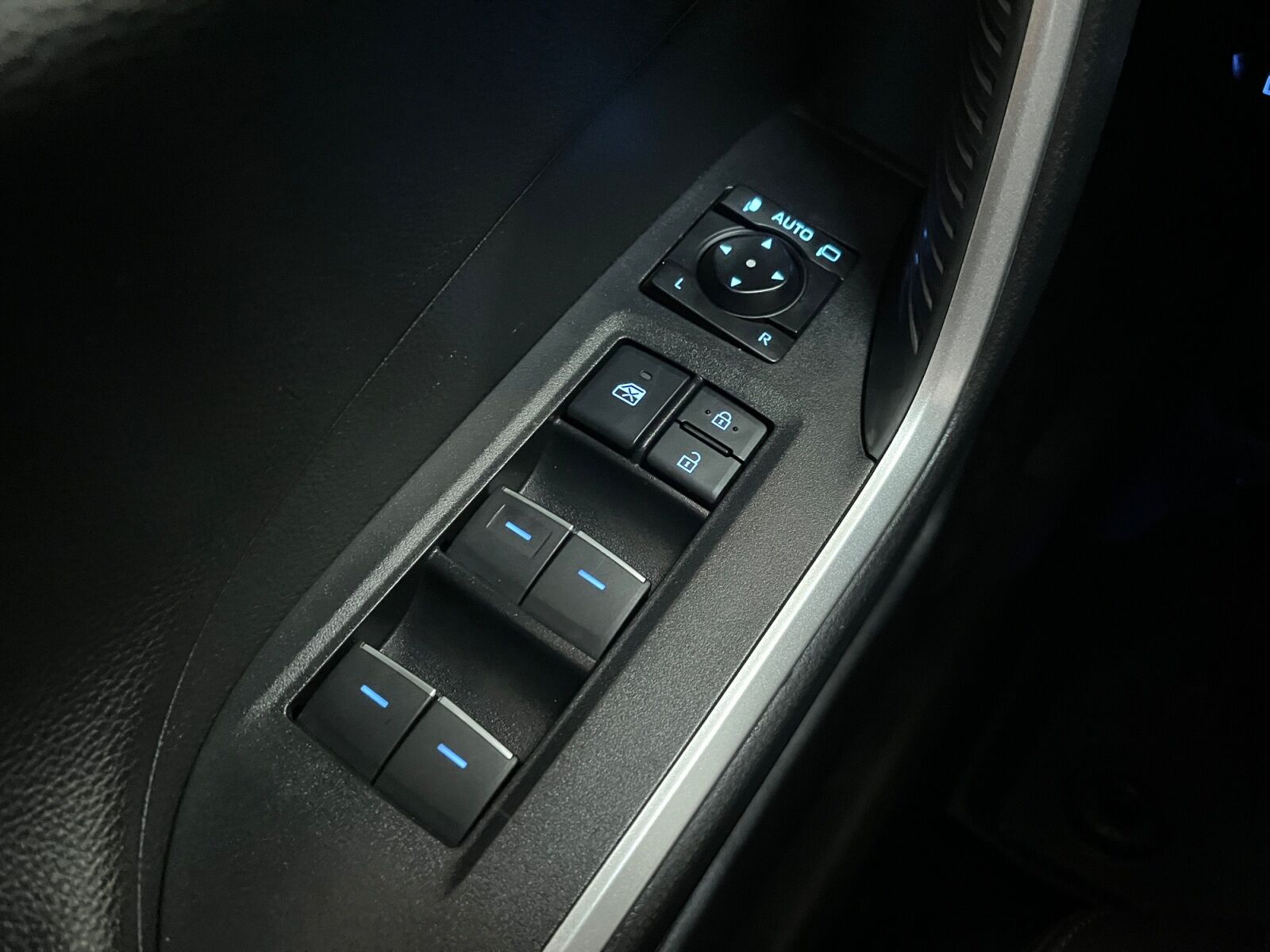 Billede af Toyota RAV4 Plug-in 2,5 Plugin-hybrid Style AWD 306HK 5d 6g Aut.