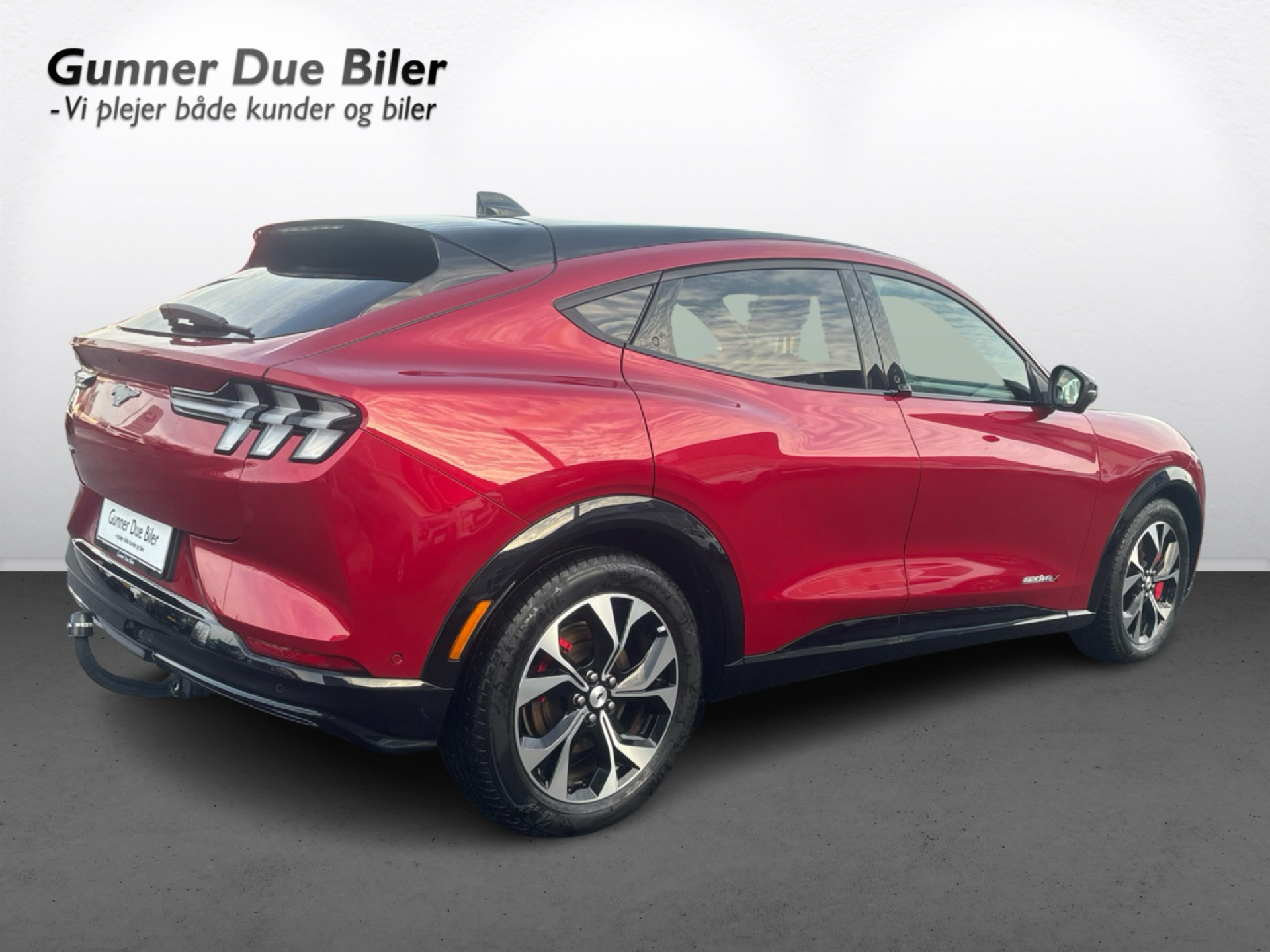 Billede af Ford Mustang Mach-E EL UR Premium AWD 351HK 5d Aut.