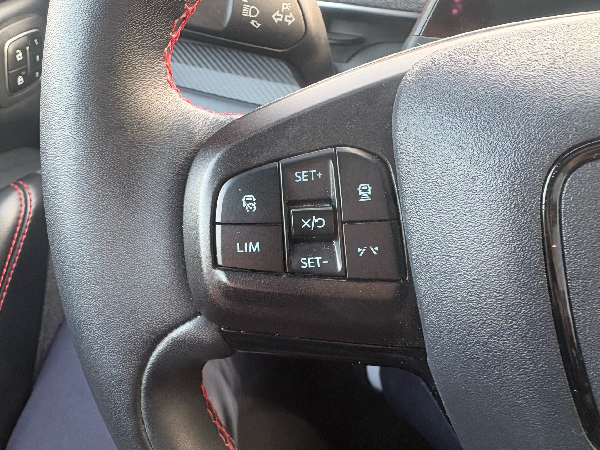 Billede af Ford Mustang Mach-E EL UR Premium AWD 351HK 5d Aut.