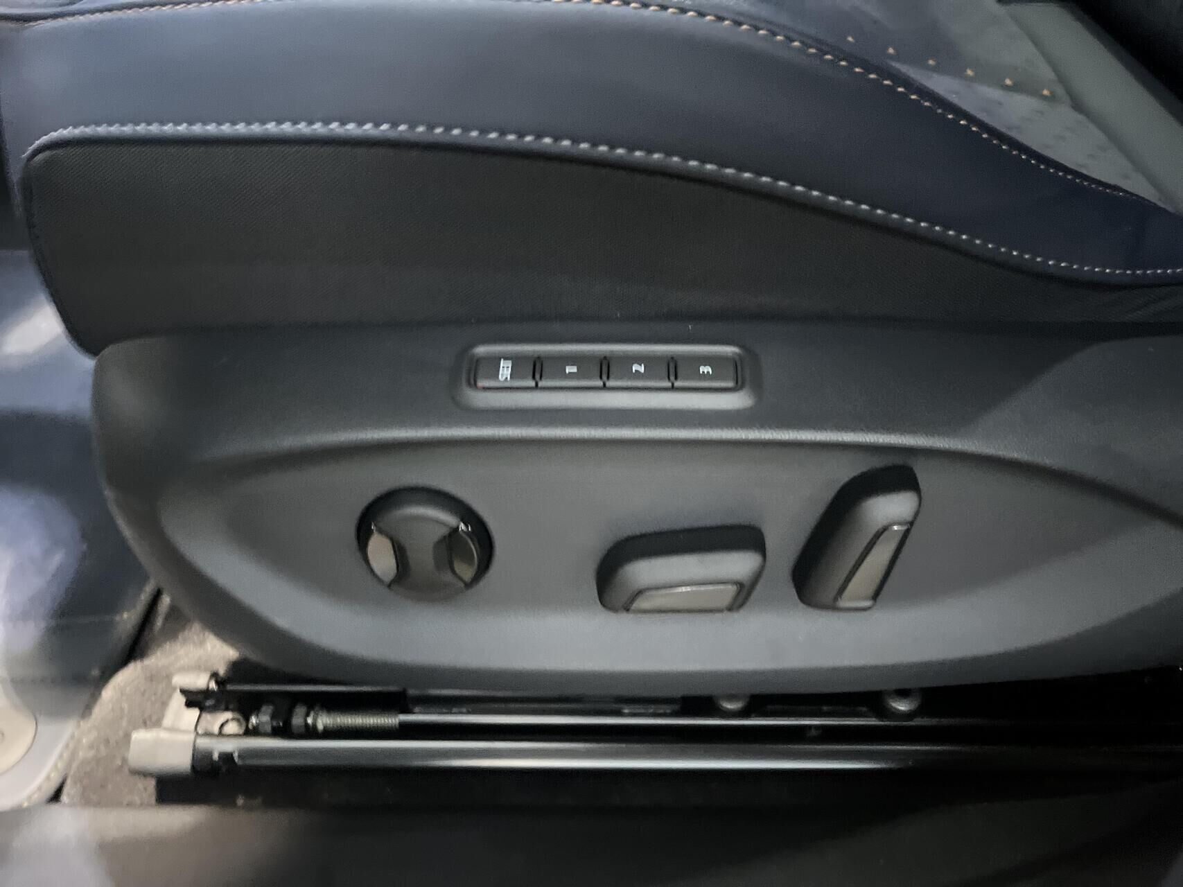 Billede af Cupra Tavascan EL VZ Adrenaline 4X4 340HK 5d Aut.