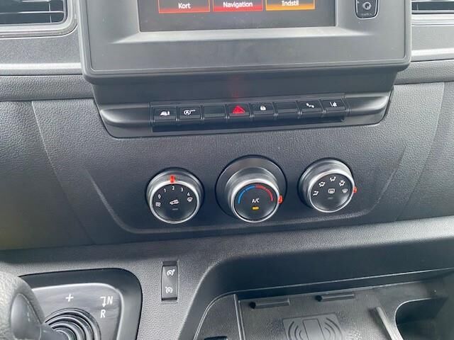 Billede af Renault Master T35 L2H2 2,3 DCI TwinTurbo start/stop Quickshift 150HK Van 6g Aut.