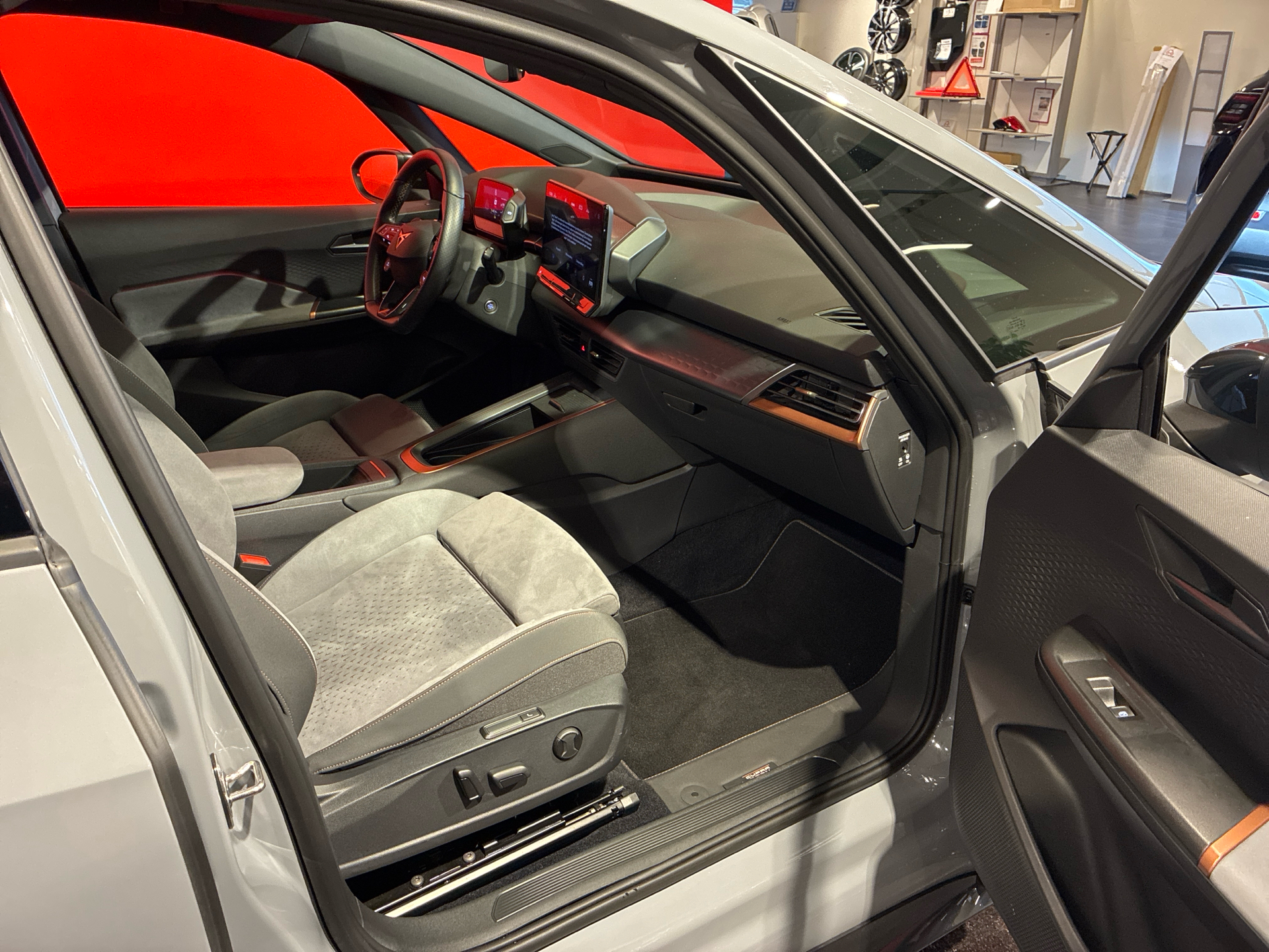 Billede af Cupra Born EL Dinamica 77 KW High 231HK 5d Aut. 