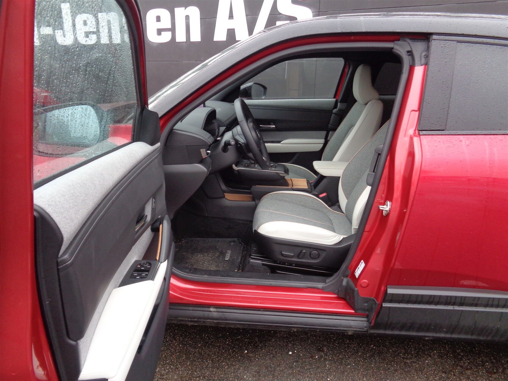 Billede af Mazda MX-30 0,8 e-Skyactiv R-EV  Plugin-hybrid Advance 170HK 5d Trinl. Gear