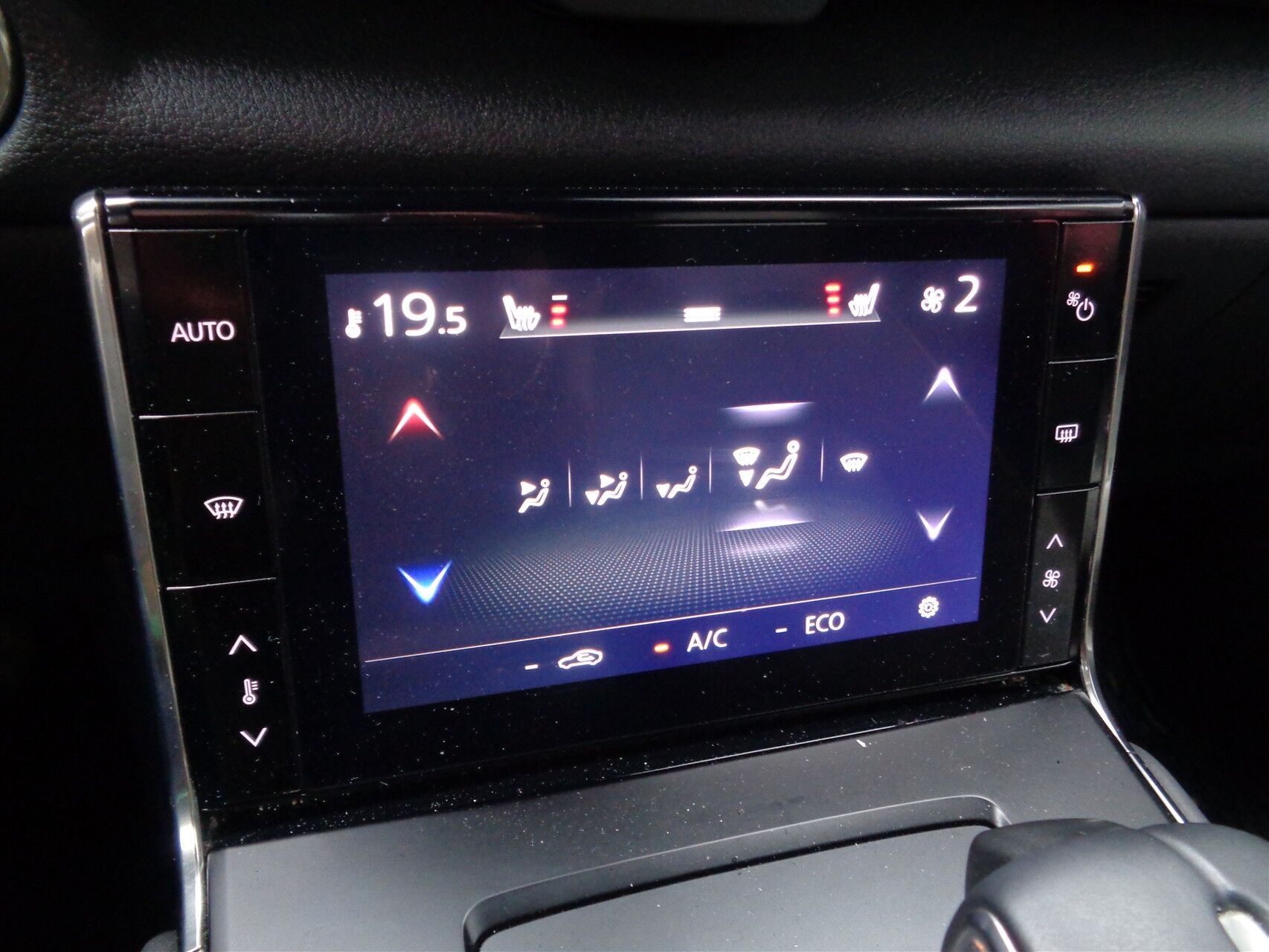 Billede af Mazda MX-30 0,8 e-Skyactiv R-EV  Plugin-hybrid Advance 170HK 5d Trinl. Gear