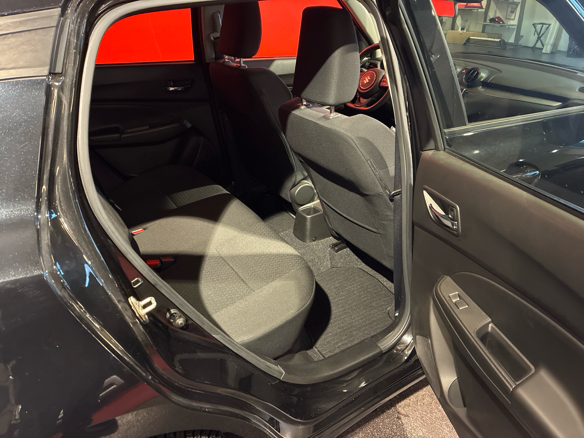 Billede af Suzuki Swift 1,2 Dualjet  Mild hybrid Exclusive AEB CVT 83HK 5d Trinl. Gear