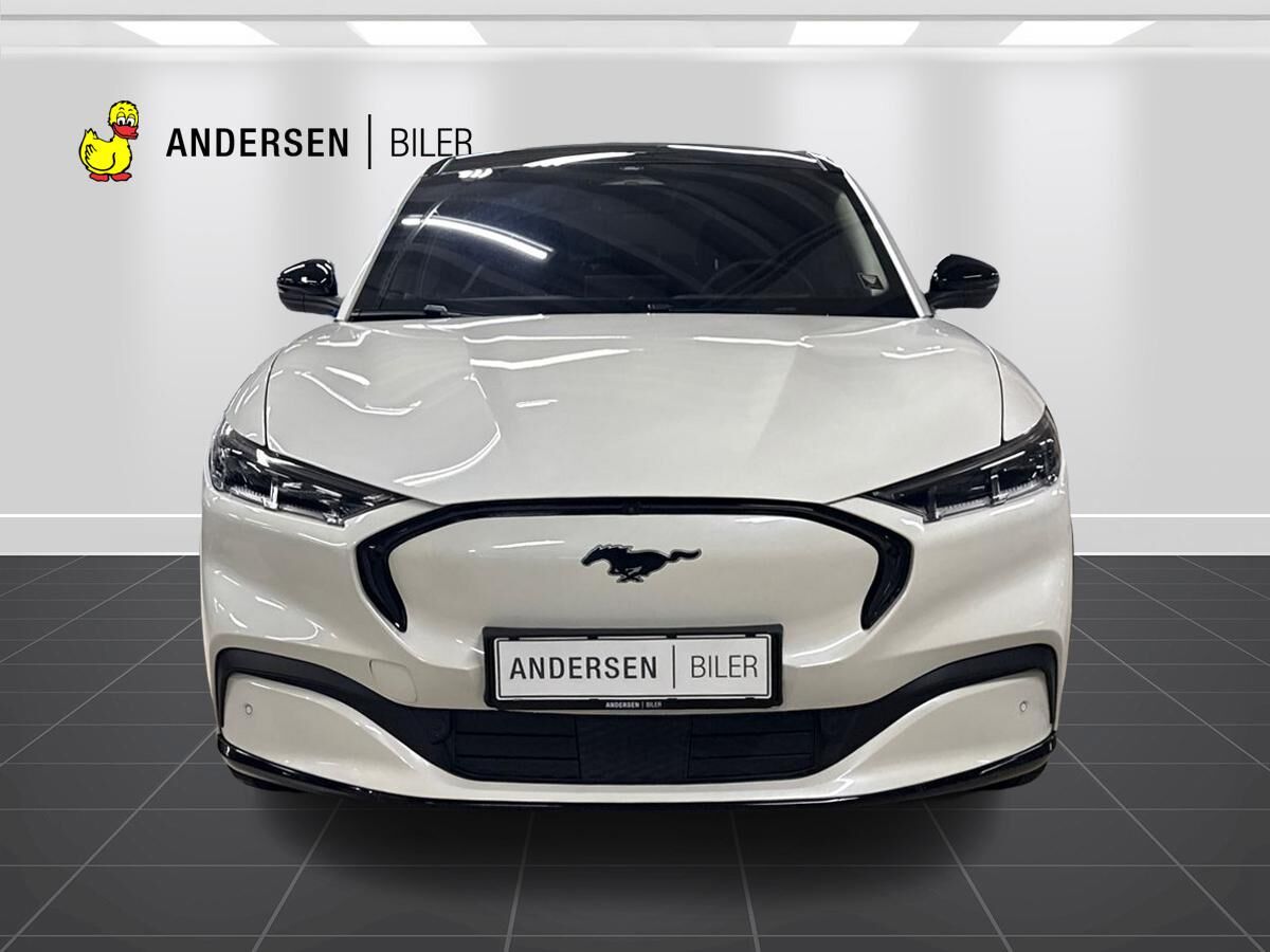 Billede af Ford Mustang Mach-E EL UR AWD 351HK 5d Aut.