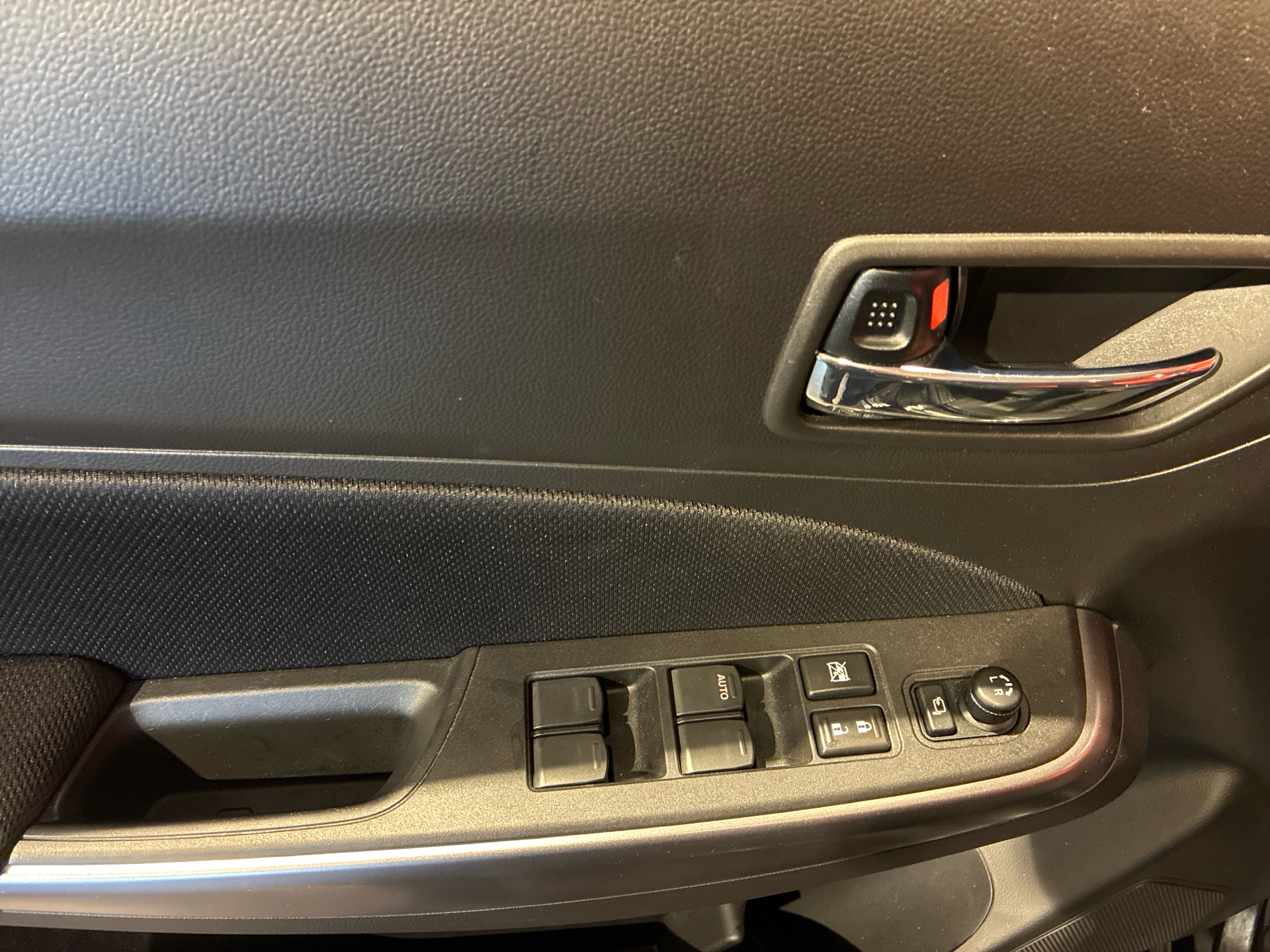 Billede af Suzuki Swift 1,2 Dualjet  Mild hybrid Exclusive AEB CVT 83HK 5d Trinl. Gear