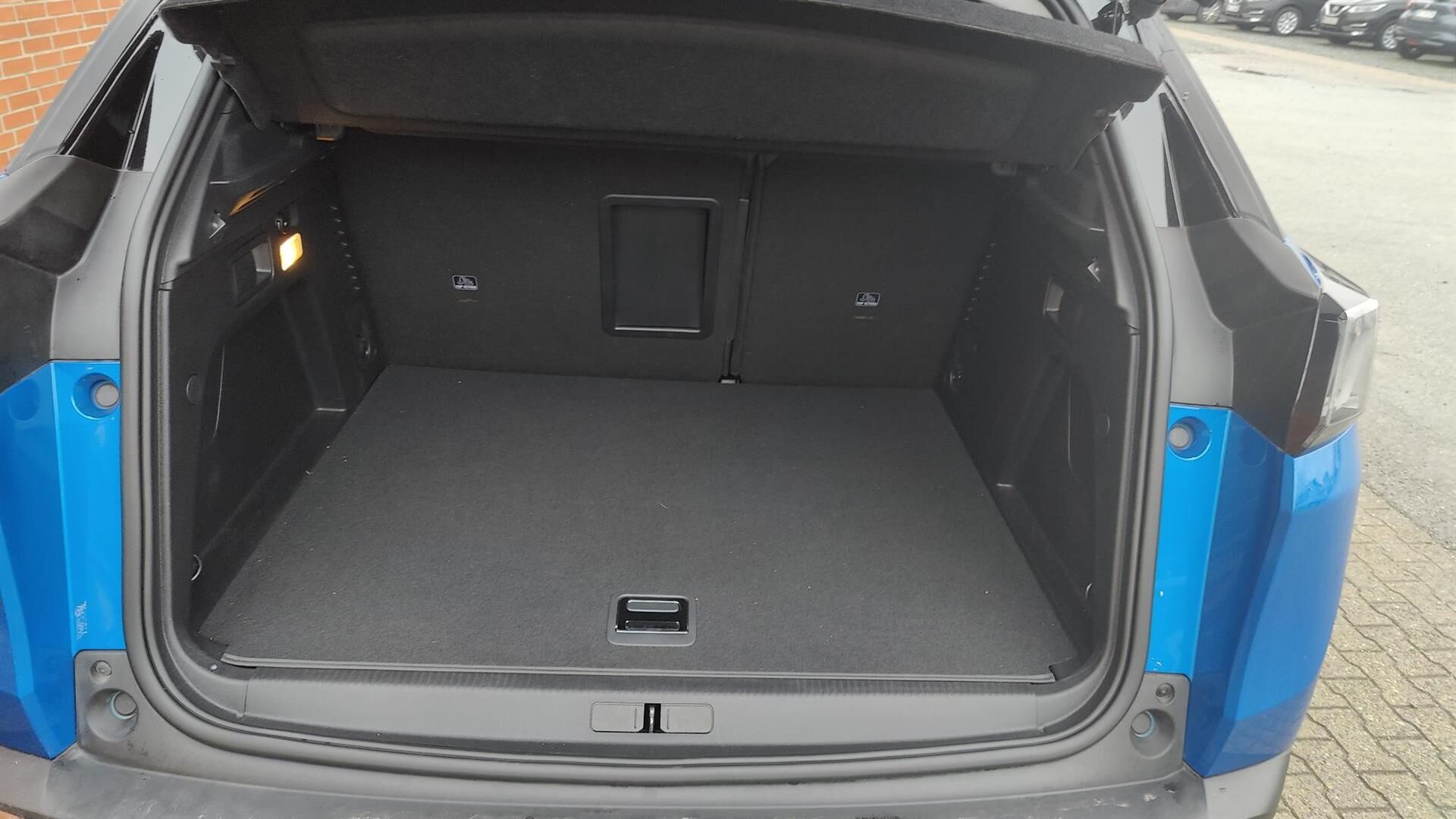 Billede af Peugeot 3008 1,6 B/EL Allure Pack EAT8 225HK 5d Aut. 