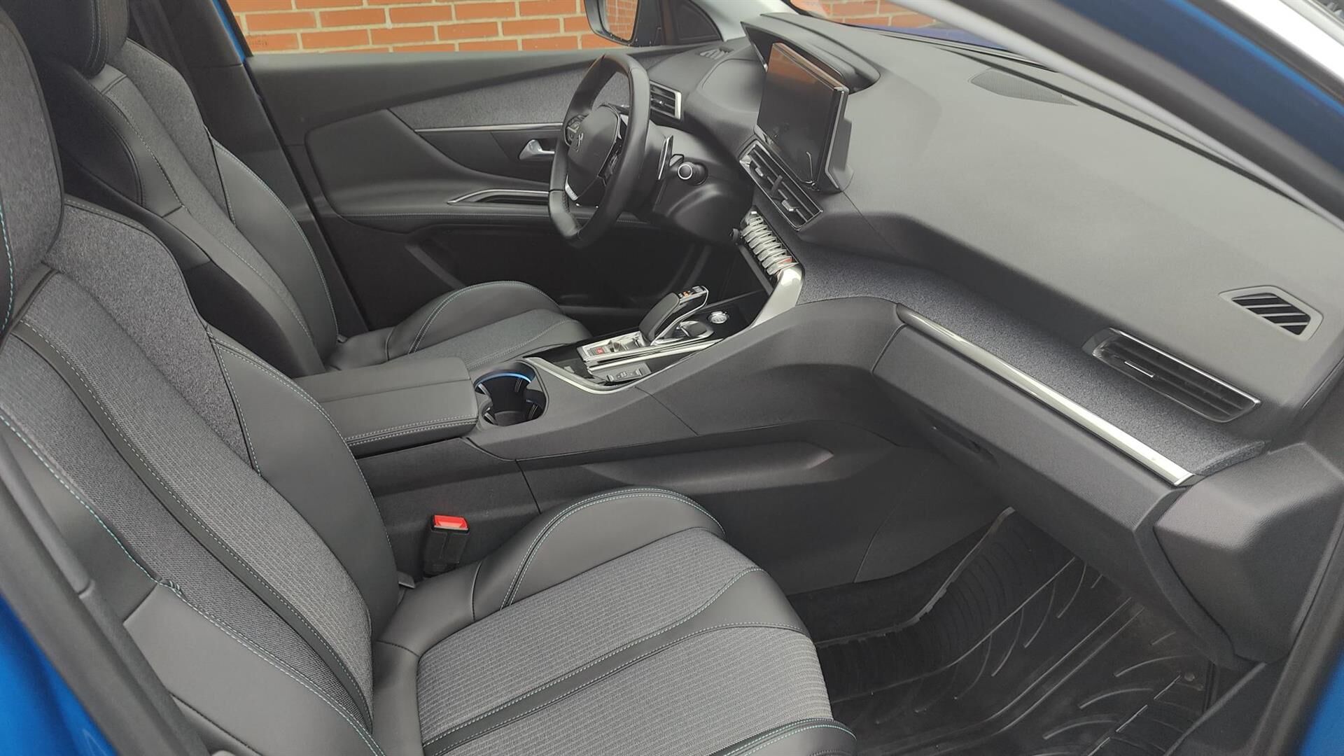 Billede af Peugeot 3008 1,6 B/EL Allure Pack EAT8 225HK 5d Aut. 