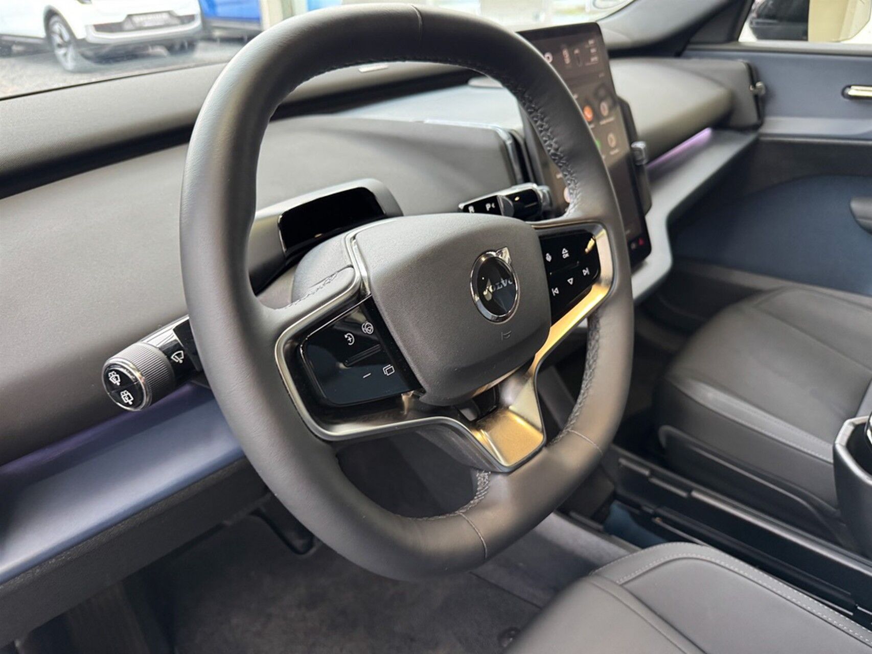 Billede af Volvo EX30 Single Motor Extended Range Plus 272HK 5d Aut.