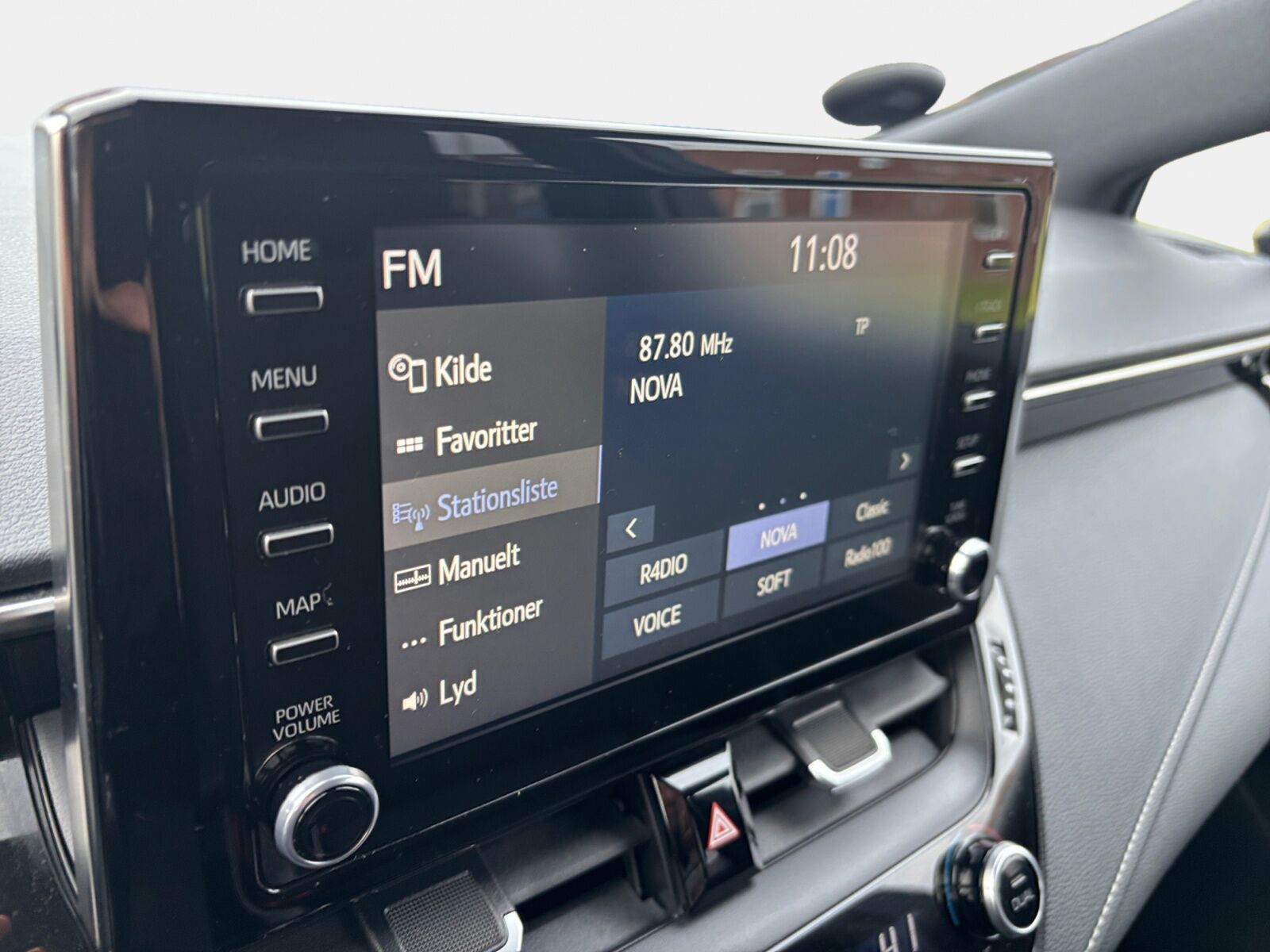 Billede af Toyota Corolla Touring Sports 1,8 Hybrid H3 Premium E-CVT 122HK Stc Trinl. Gear