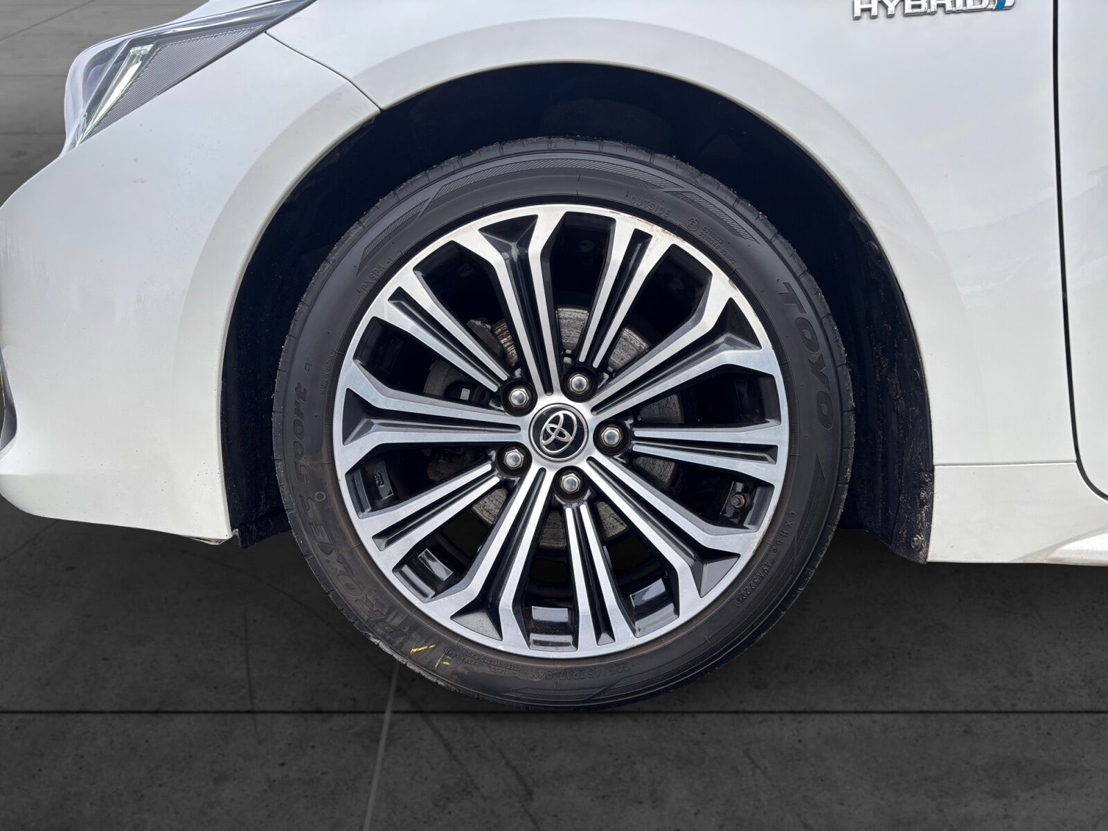 Billede af Toyota Corolla Touring Sports 1,8 Hybrid H3 Premium E-CVT 122HK Stc Trinl. Gear