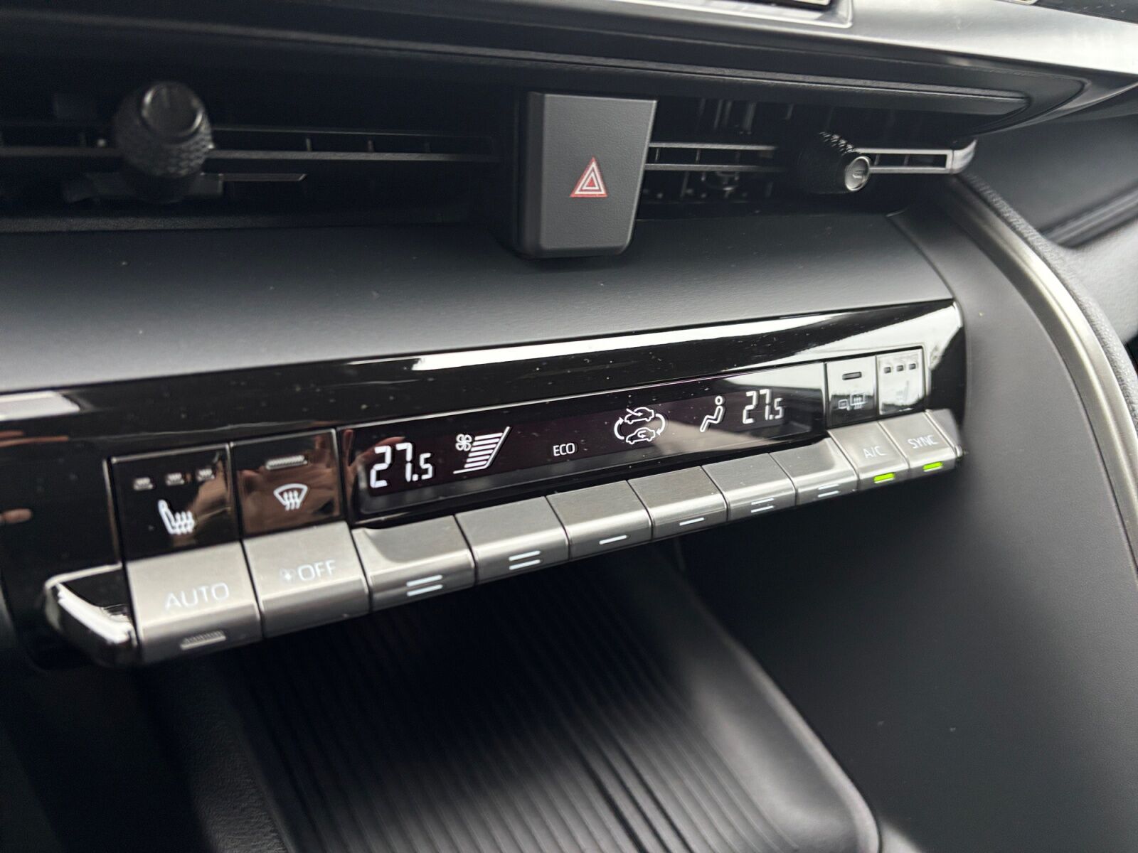 Billede af Toyota C-HR 1,8 Hybrid Style Multidrive S 140HK 5d 6g