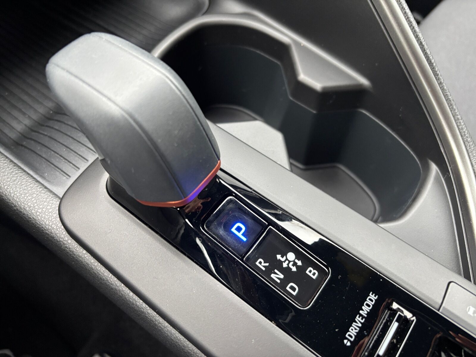 Billede af Toyota C-HR 1,8 Hybrid Style Multidrive S 140HK 5d 6g