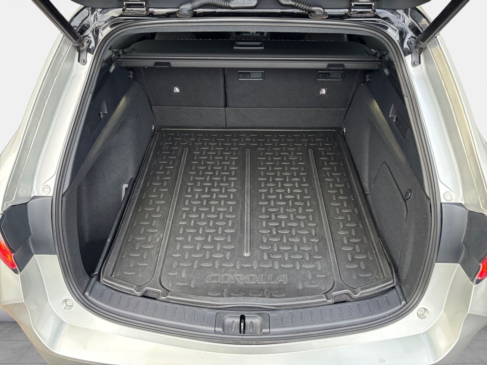 Billede af Toyota Corolla Touring Sports 2,0 Hybrid H3 Premium E-CVT 180HK Stc 6g Aut.