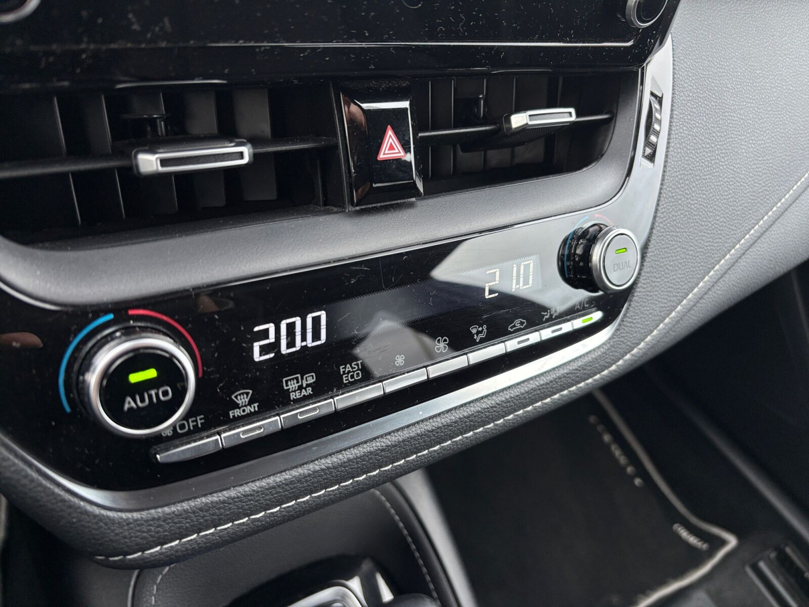 Billede af Toyota Corolla Touring Sports 2,0 Hybrid H3 Premium E-CVT 180HK Stc 6g Aut.