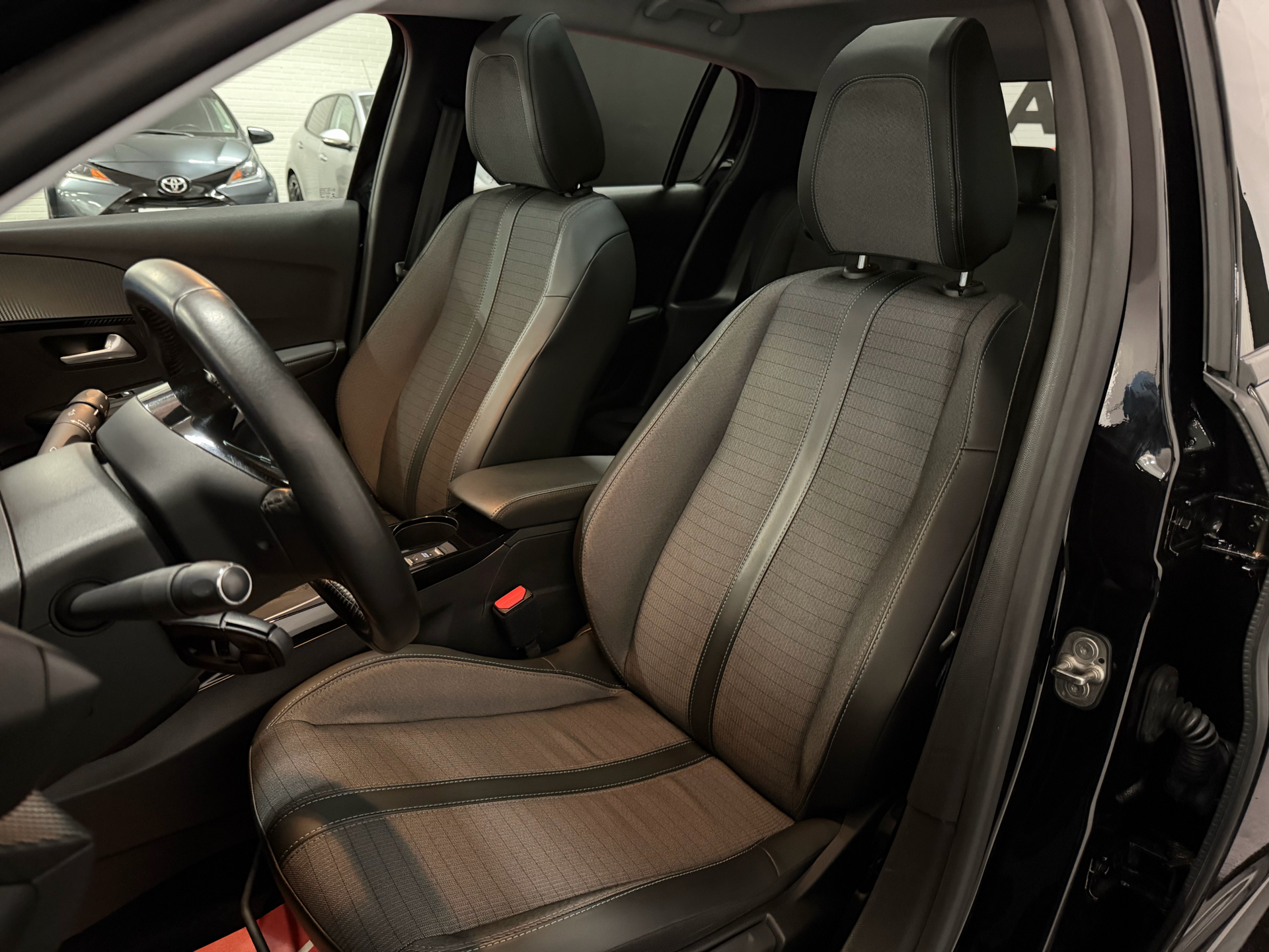 Billede af Peugeot 208 1,5 BlueHDi Allure Sky 102HK 5d 6g