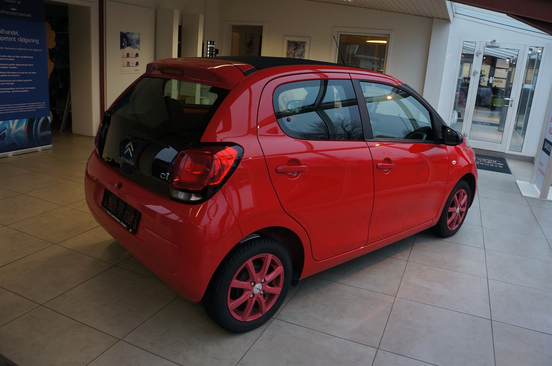Billede af Citroën C1 1,0 VTi Scoop Airscape start/stop 68HK 5d