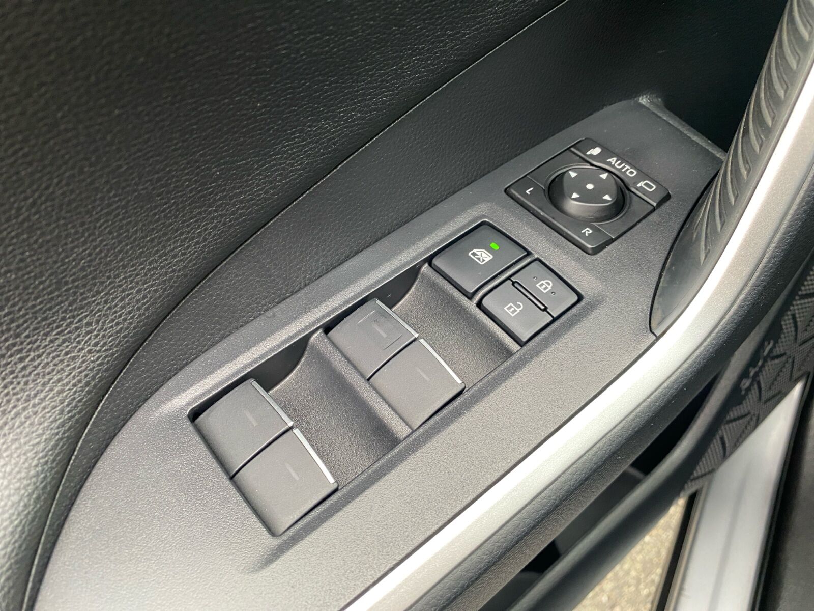 Billede af Toyota RAV4 Plug-in 2,5 Plugin-hybrid Style AWD 306HK 5d 6g Aut.