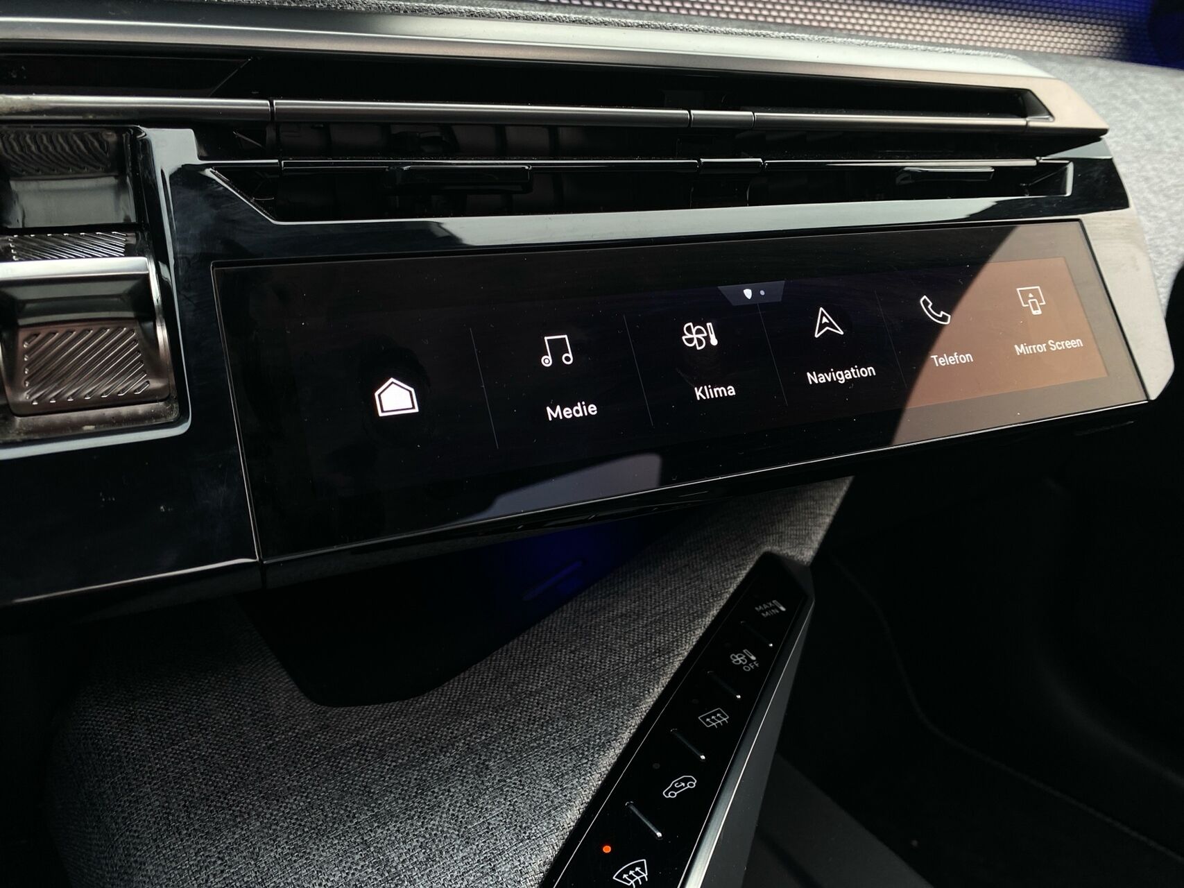 Billede af Peugeot e-5008 EL GT Pack 210HK 5d Aut.