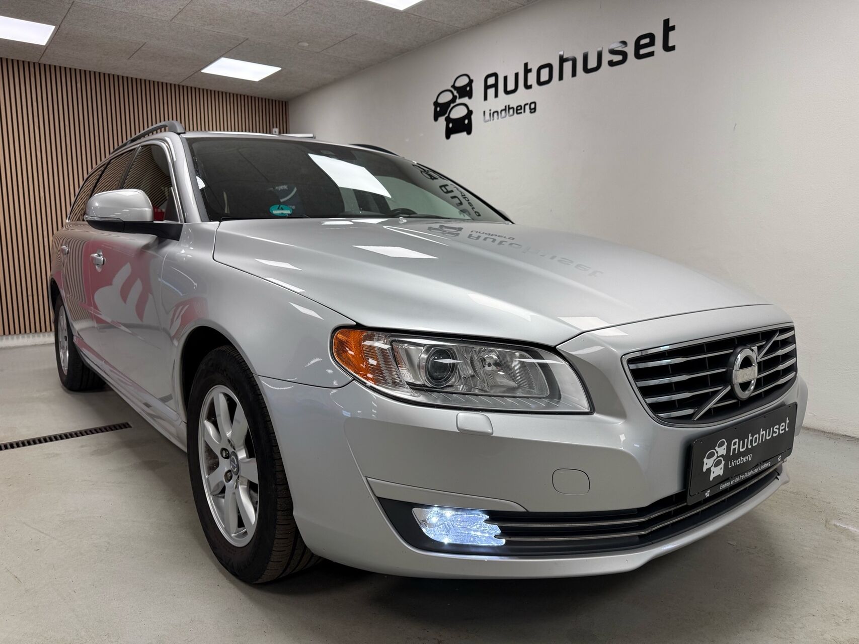 Billede af Volvo V70 1,6 T4 Momentum 180HK Stc 6g