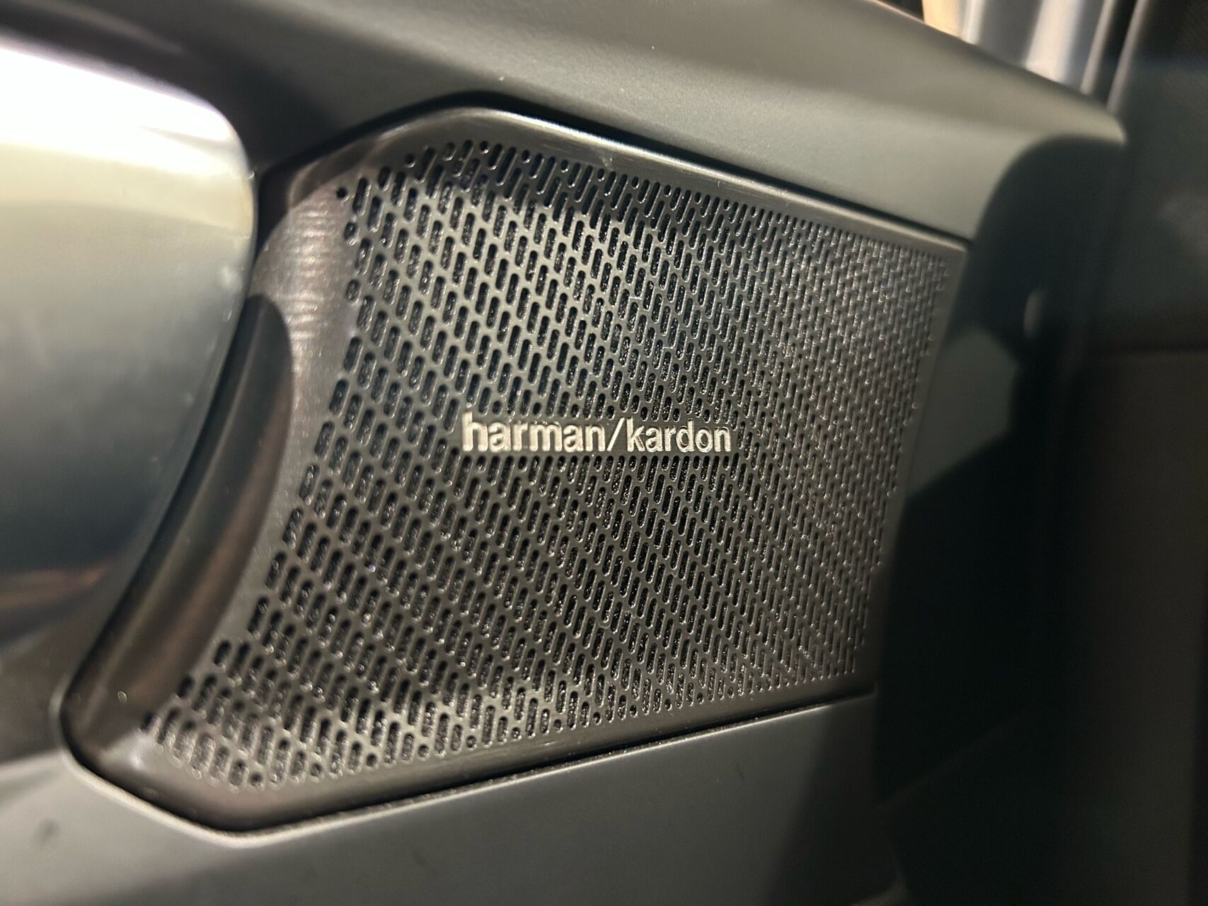 Billede af Volvo C40 P6 Recharge Ultimate 231HK 4d Aut.