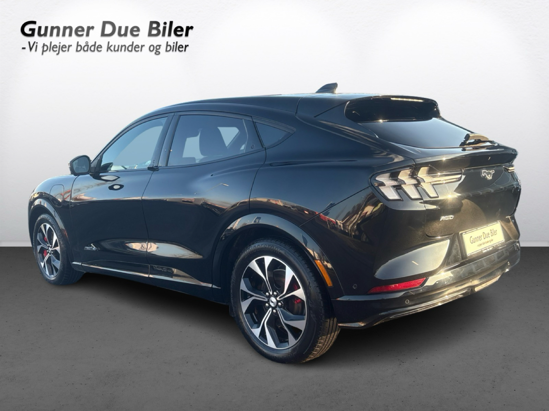 Billede af Ford Mustang Mach-E EL UR Premium AWD 351HK 5d Aut.