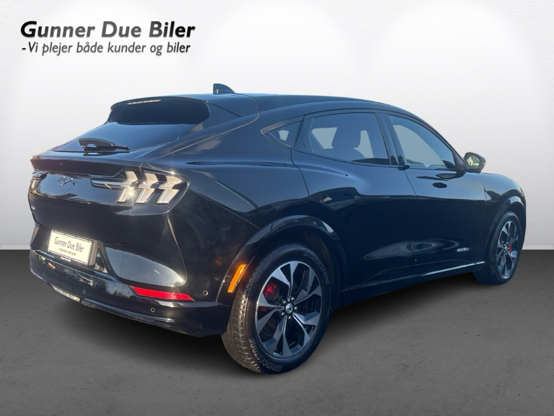 Billede af Ford Mustang Mach-E EL UR Premium AWD 351HK 5d Aut.