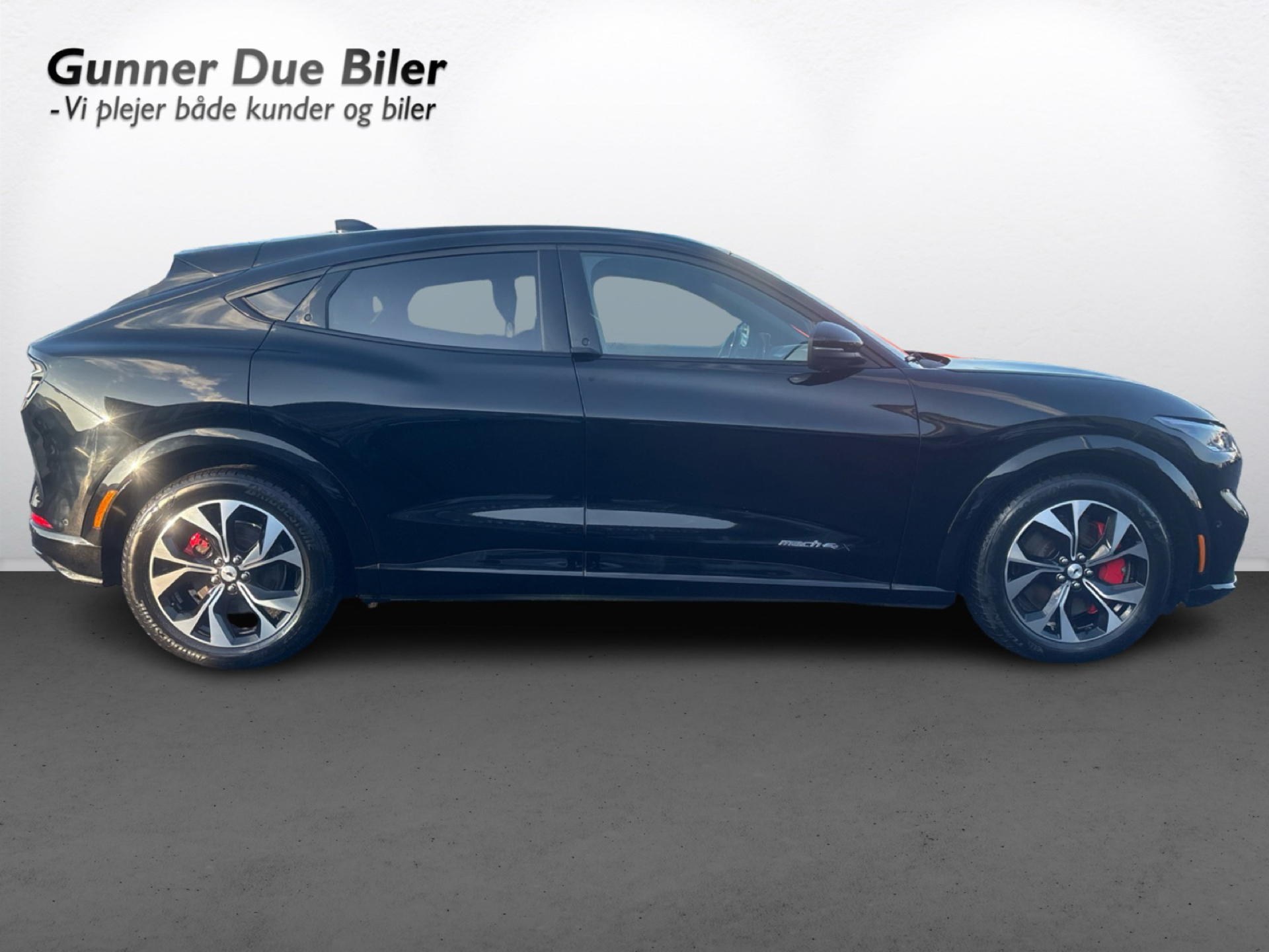 Billede af Ford Mustang Mach-E EL UR Premium AWD 351HK 5d Aut.