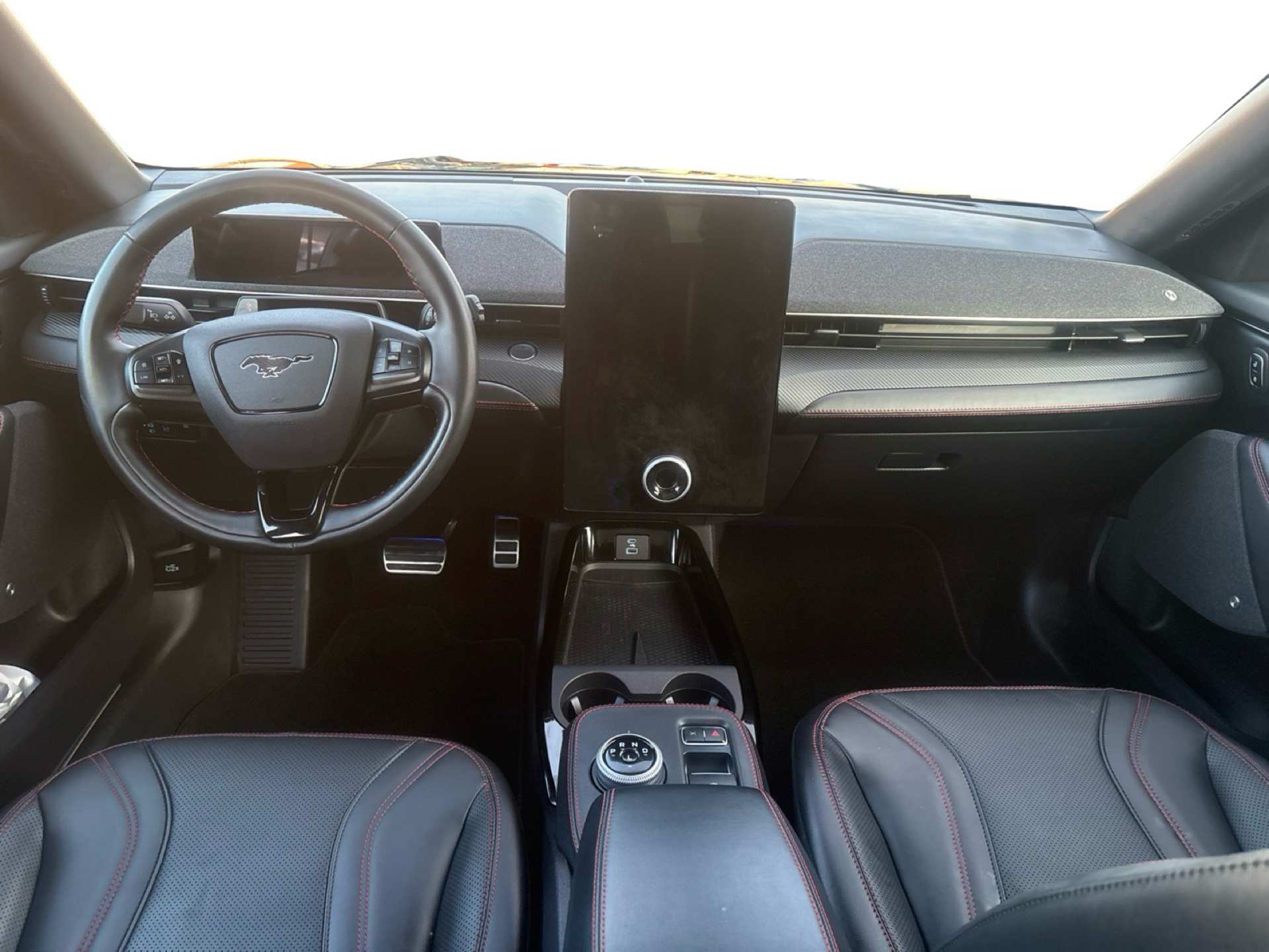 Billede af Ford Mustang Mach-E EL UR Premium AWD 351HK 5d Aut.