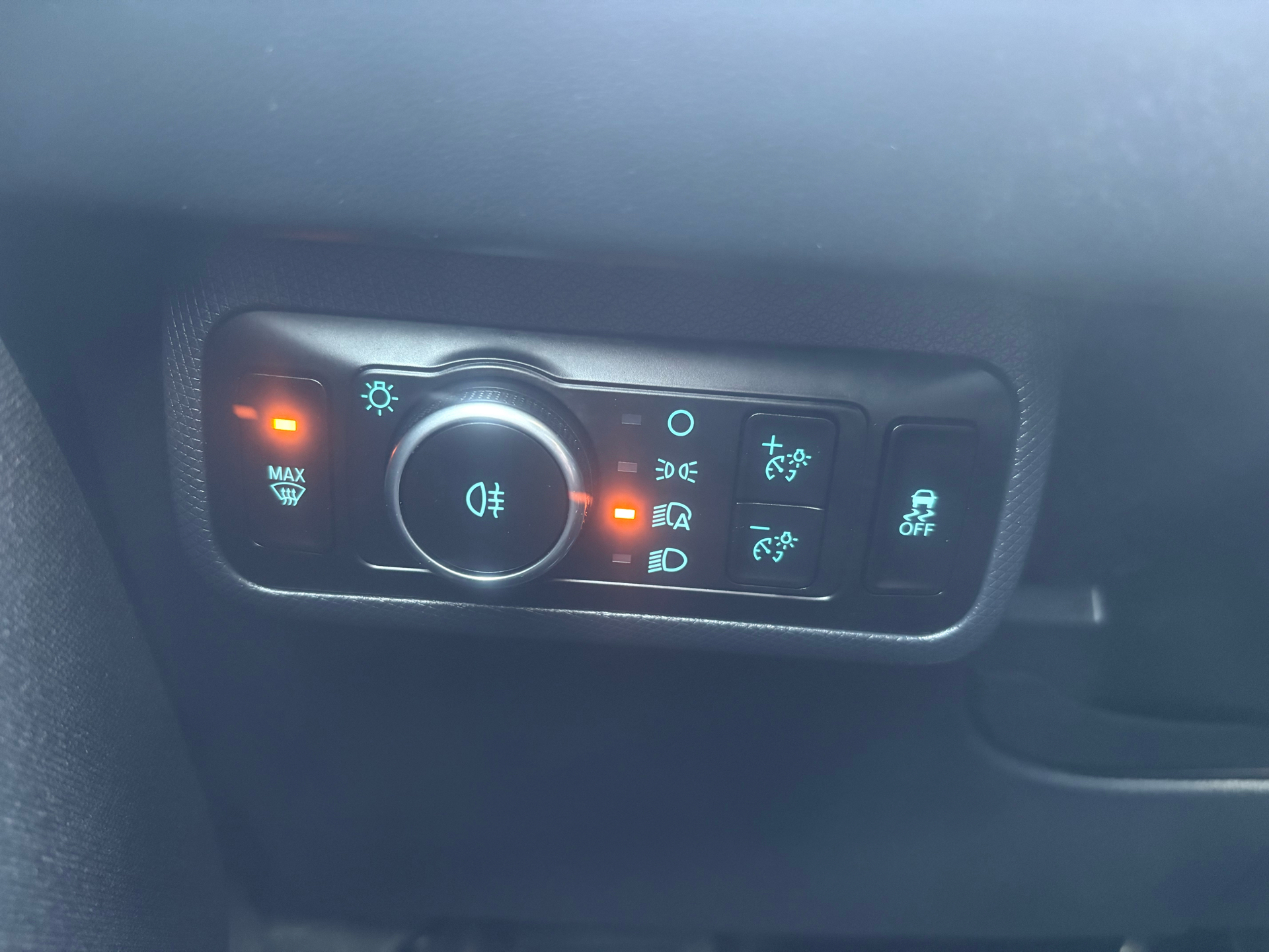 Billede af Ford Mustang Mach-E EL UR Premium AWD 351HK 5d Aut.