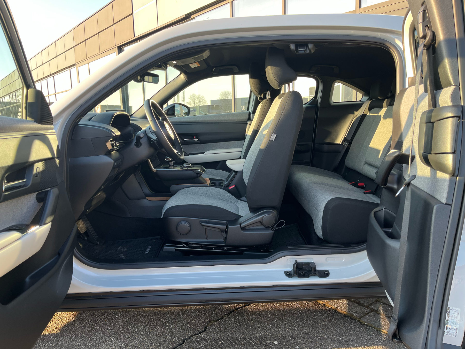 Billede af Mazda MX-30 e-Skyactiv Exclusive-Line 145HK 5d Aut.