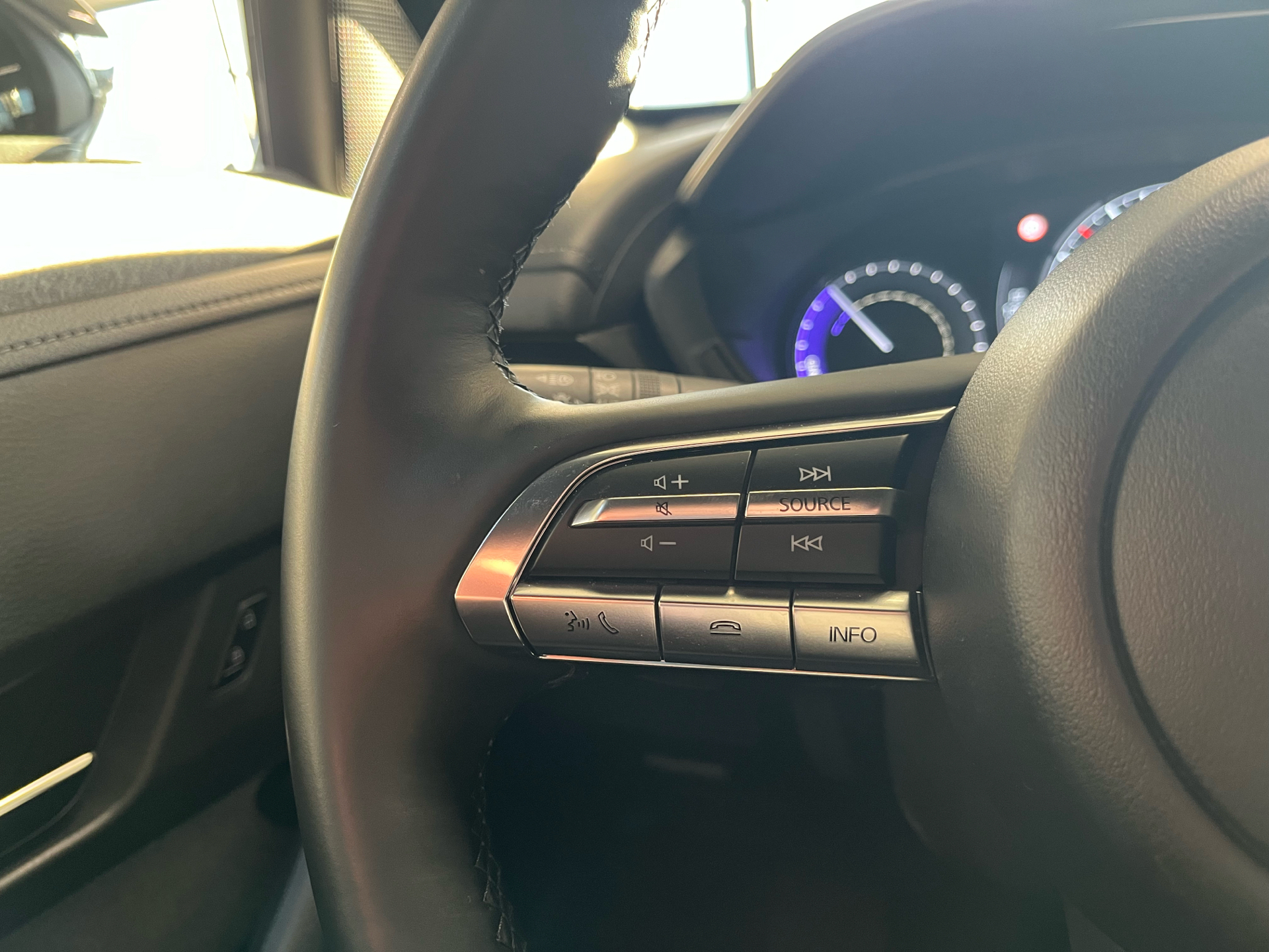 Billede af Mazda MX-30 e-Skyactiv Exclusive-Line 145HK 5d Aut.