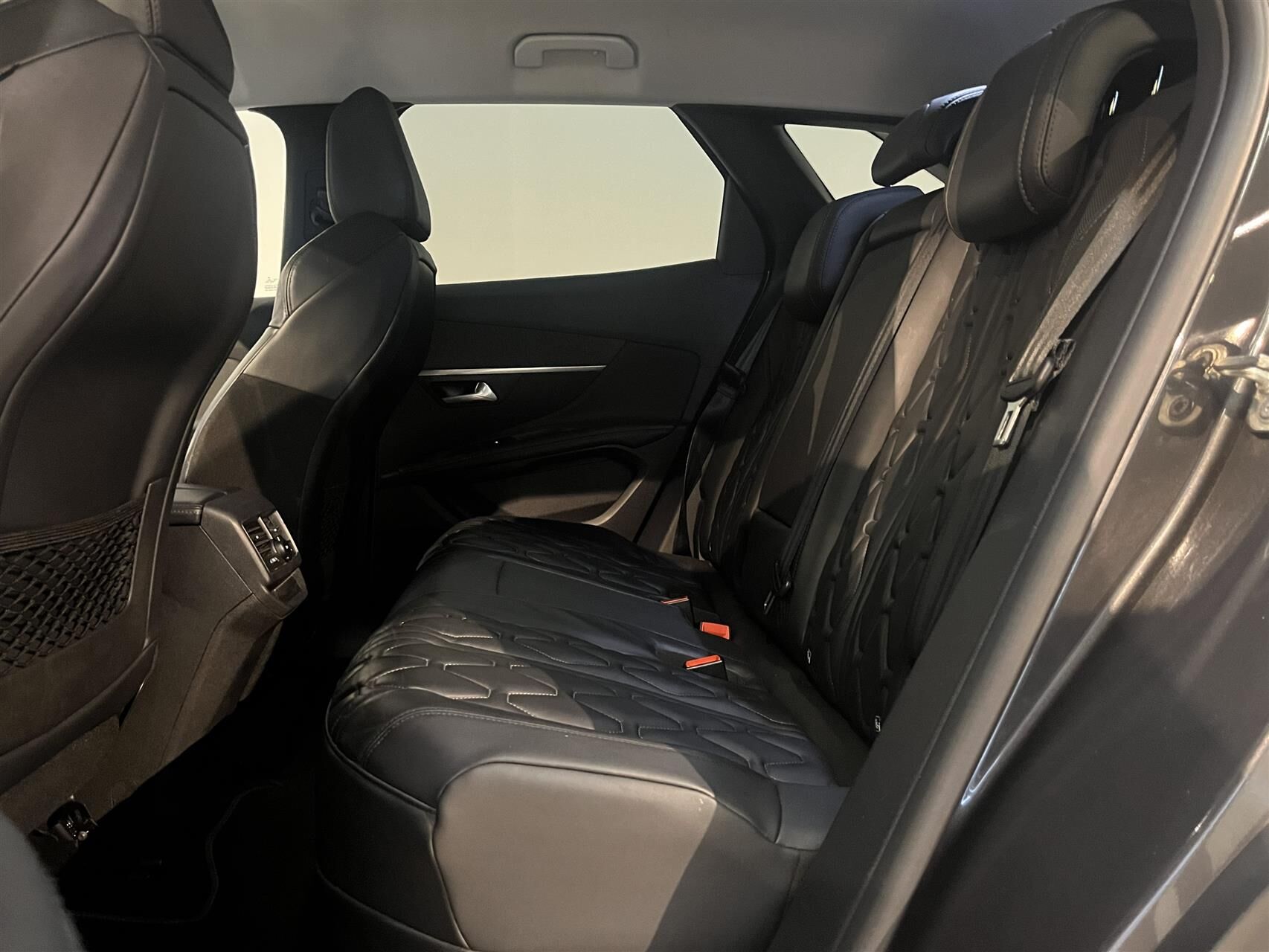 Billede af Peugeot 3008 1,6 PureTech  Plugin-hybrid Selection Sport LTD EAT8 225HK 5d 8g Aut.