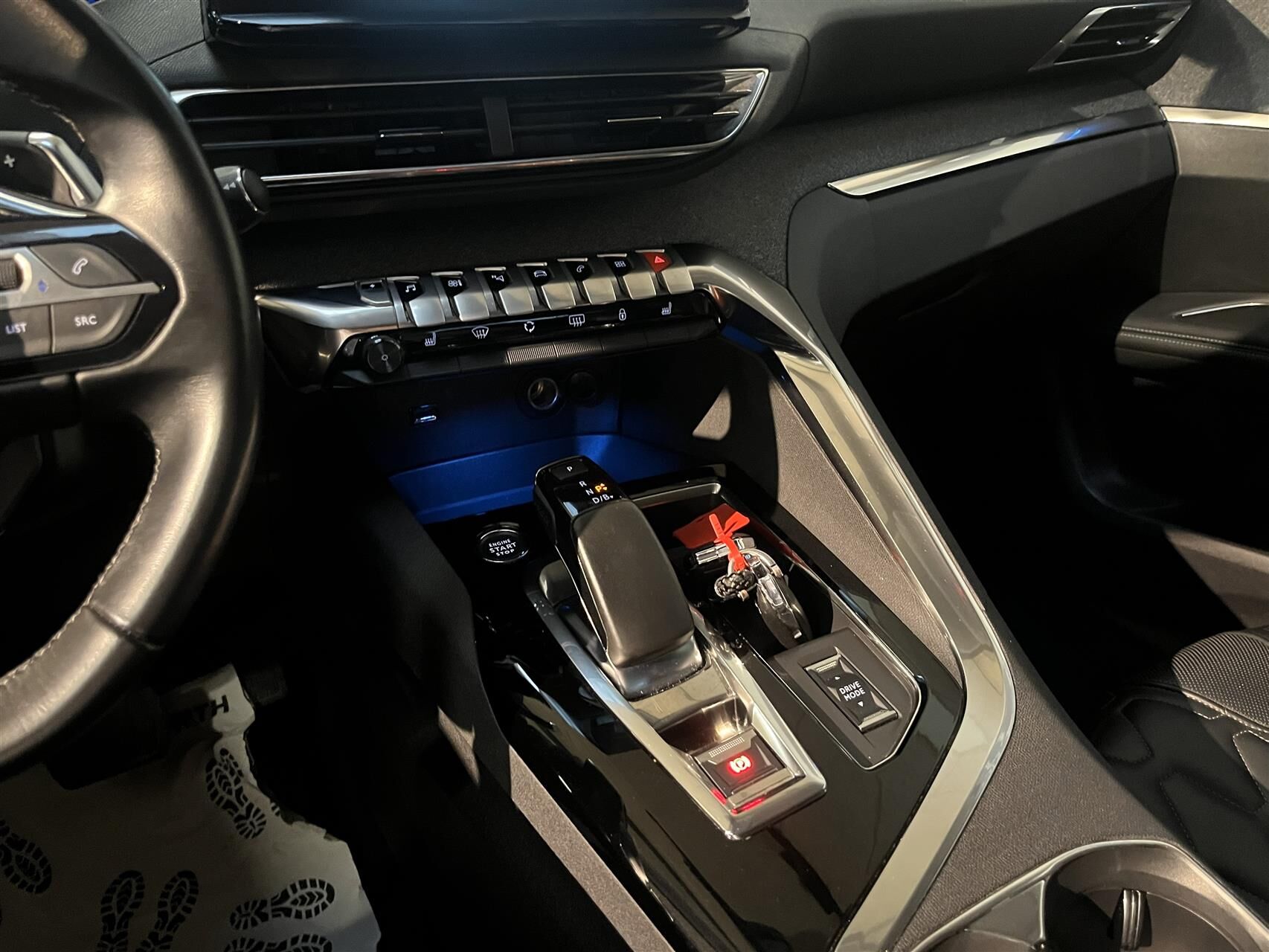 Billede af Peugeot 3008 1,6 PureTech  Plugin-hybrid Selection Sport LTD EAT8 225HK 5d 8g Aut.