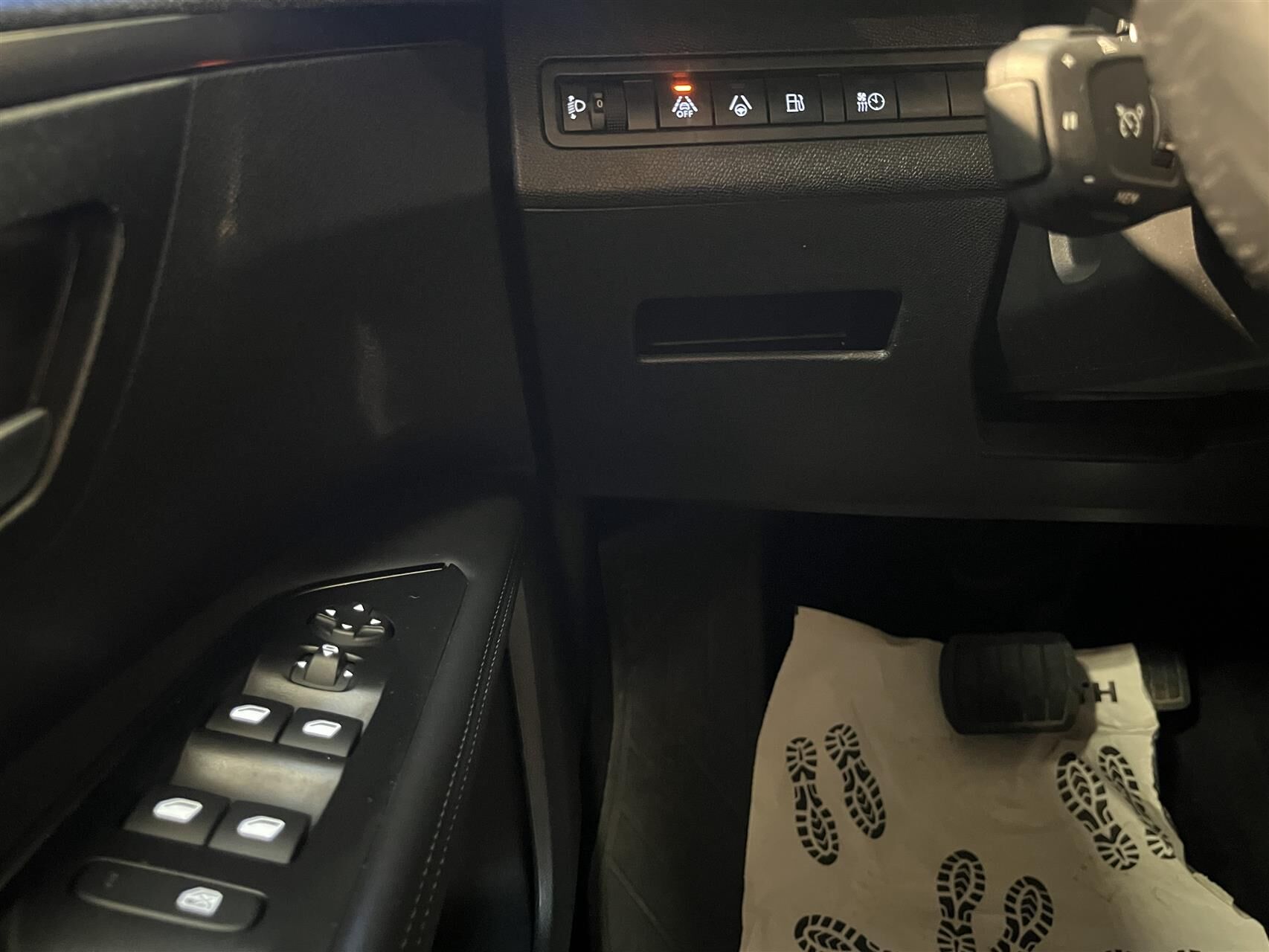 Billede af Peugeot 3008 1,6 PureTech  Plugin-hybrid Selection Sport LTD EAT8 225HK 5d 8g Aut.