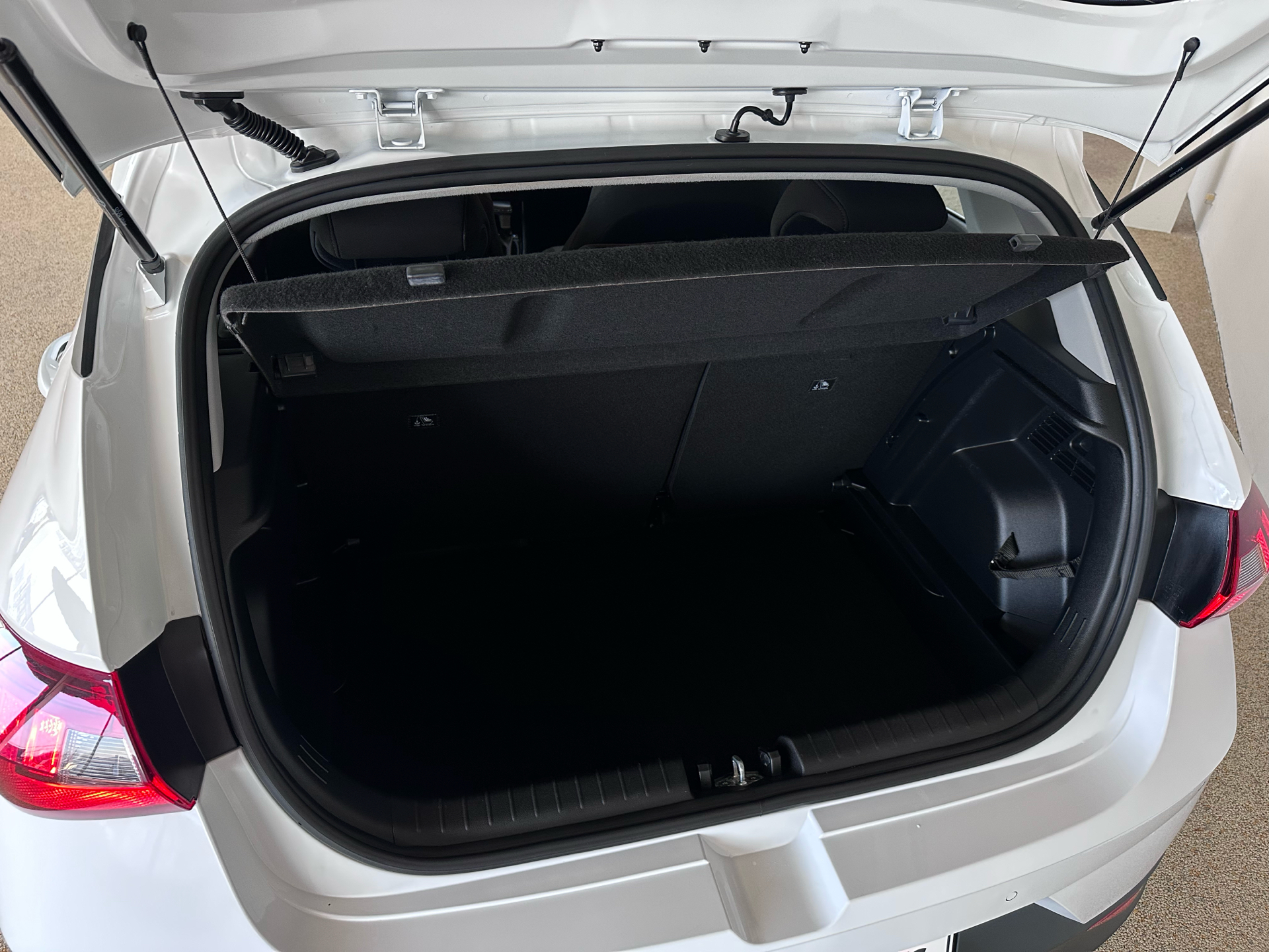 Billede af Hyundai i20 1,0 T-GDI Essential Komfort DCT 100HK 5d 7g Aut.