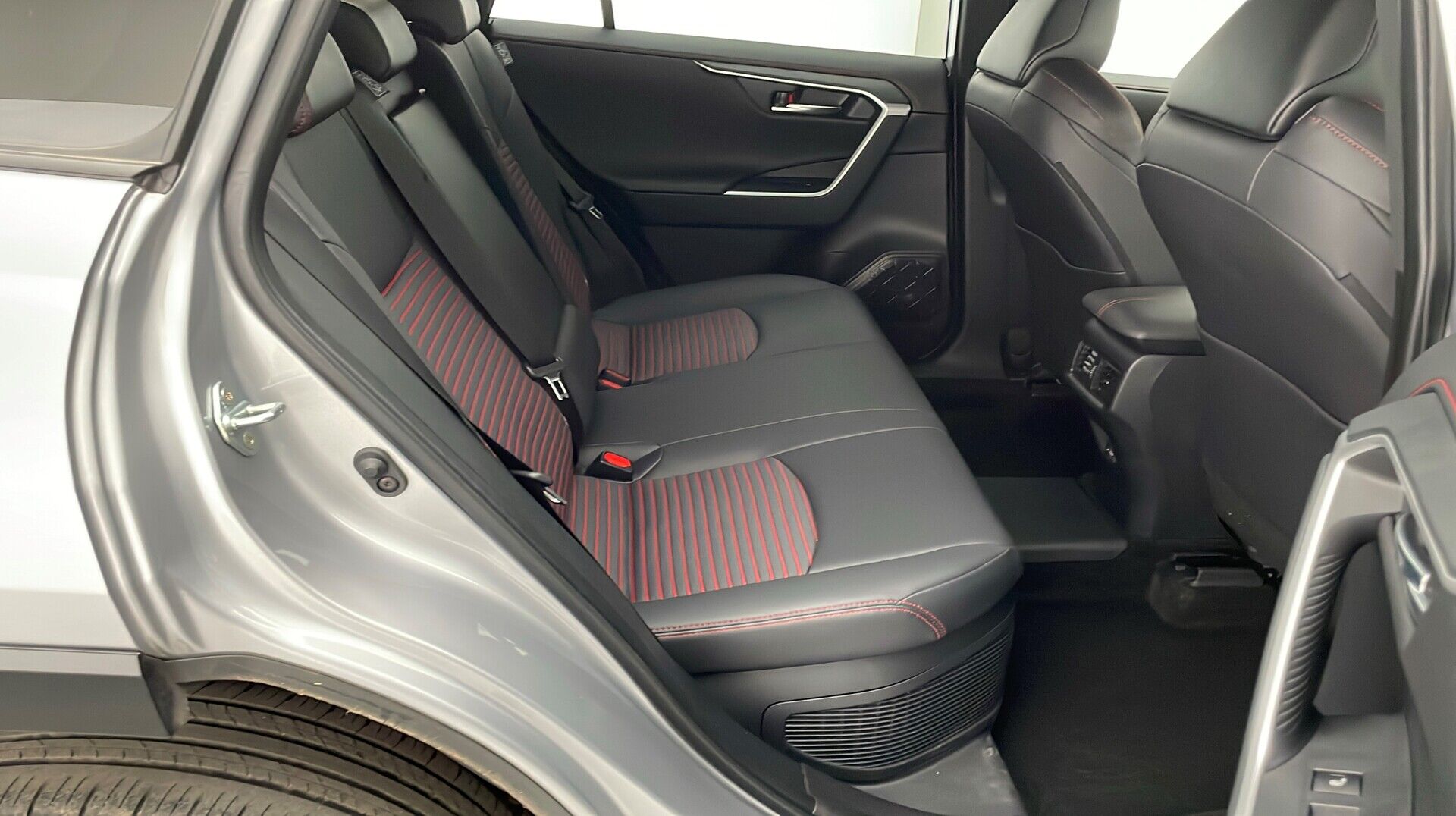 Billede af Toyota RAV4 Plug-in 2,5 Plugin-hybrid Active Comfort AWD 306HK 5d 6g Aut.