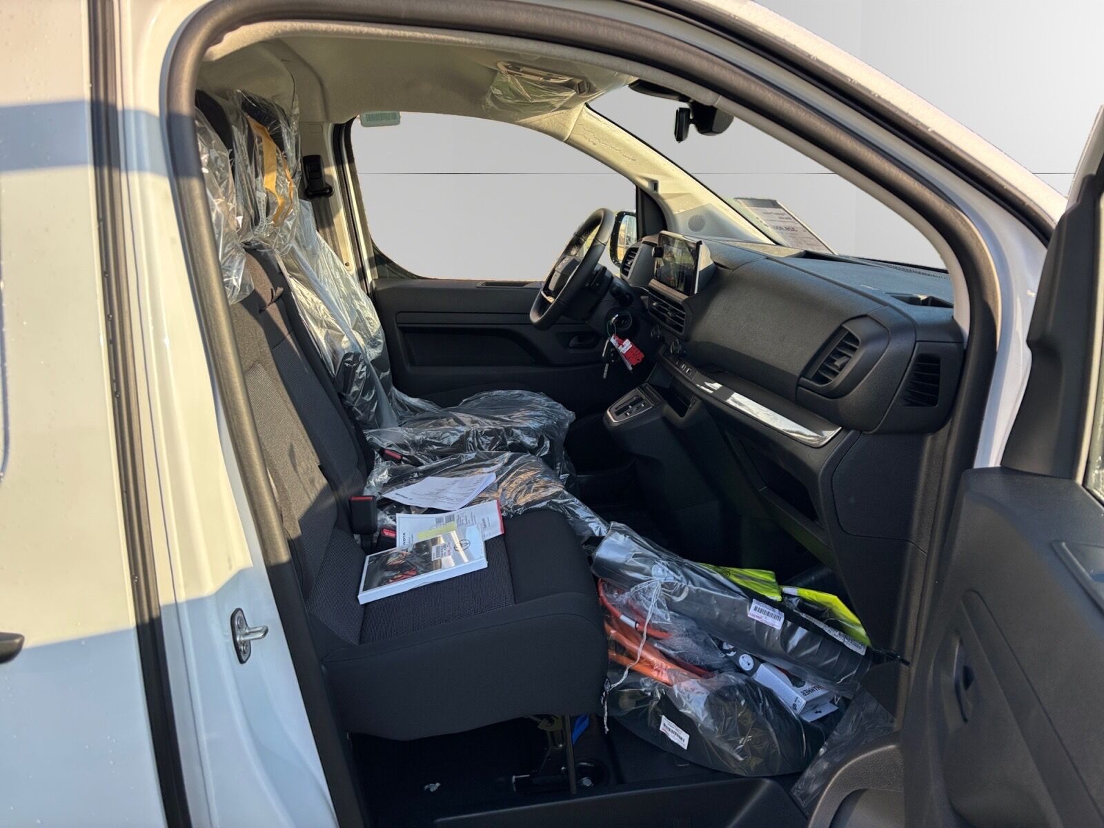 Billede af Toyota Proace Electric Long EL Comfort Master m/ 2 Skydedøre 136HK Van Aut.