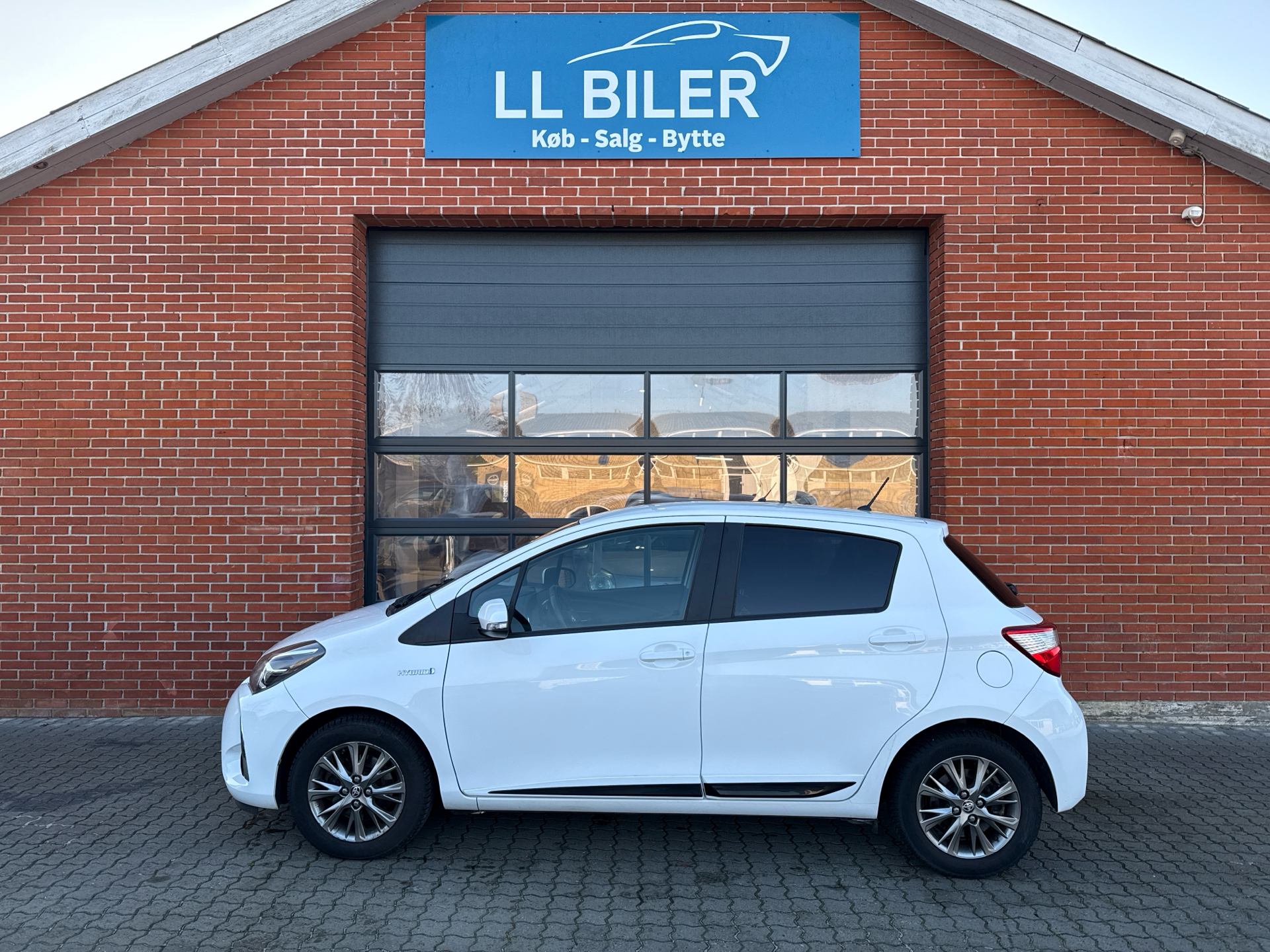 Billede af Toyota Yaris 1,5 Hybrid H2 Premium E-CVT 100HK 5d Trinl. Gear
