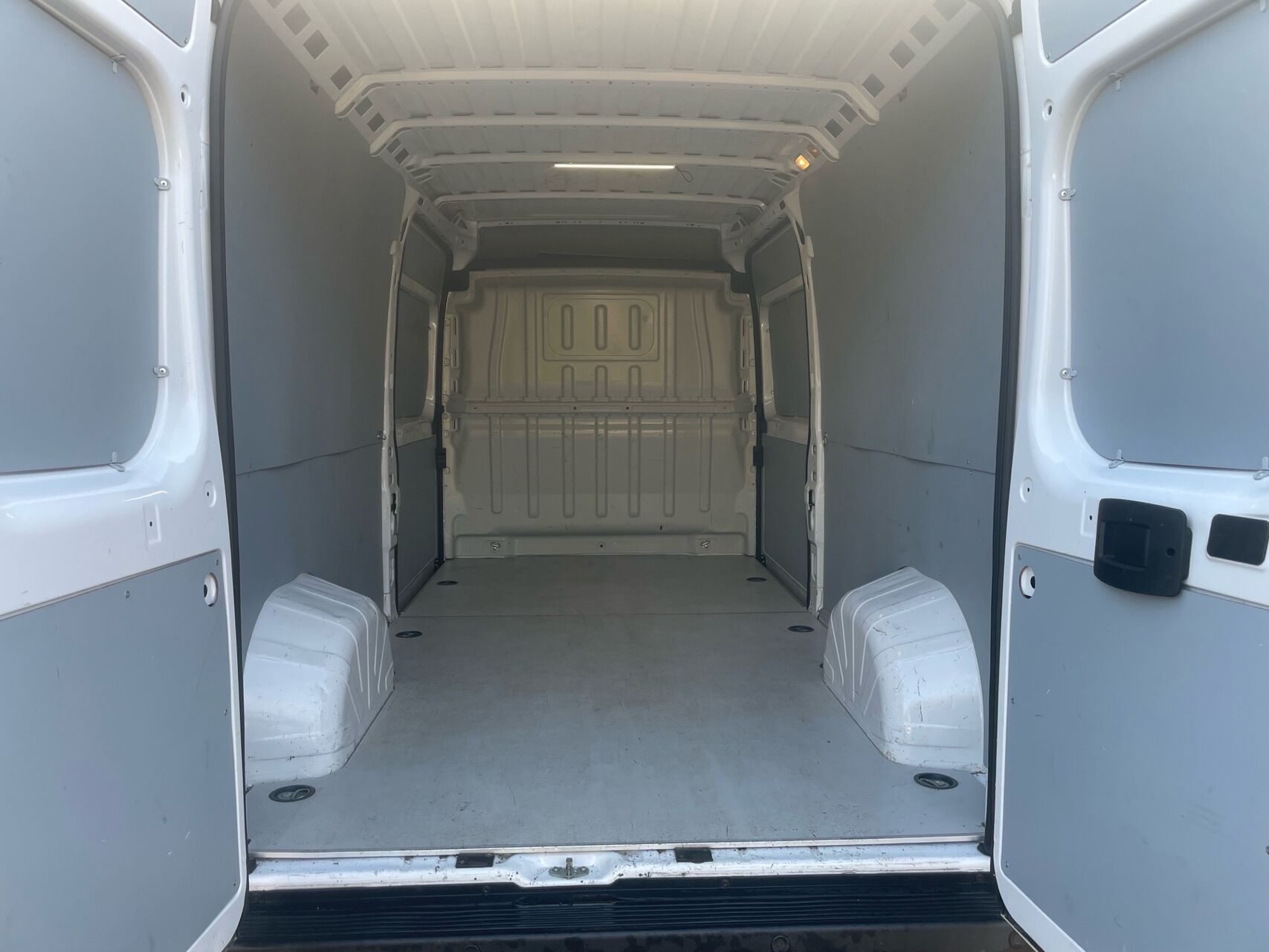 Billede af Citroën Jumper 33 L3H2 2,2 Blue HDi Flexline 140HK Van 6g