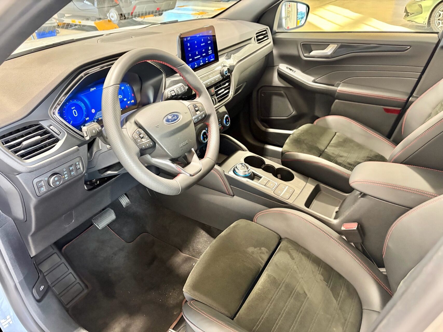 Billede af Ford Kuga 2,5 Plugin-hybrid ST-Line X CVT 225HK 5d Trinl. Gear